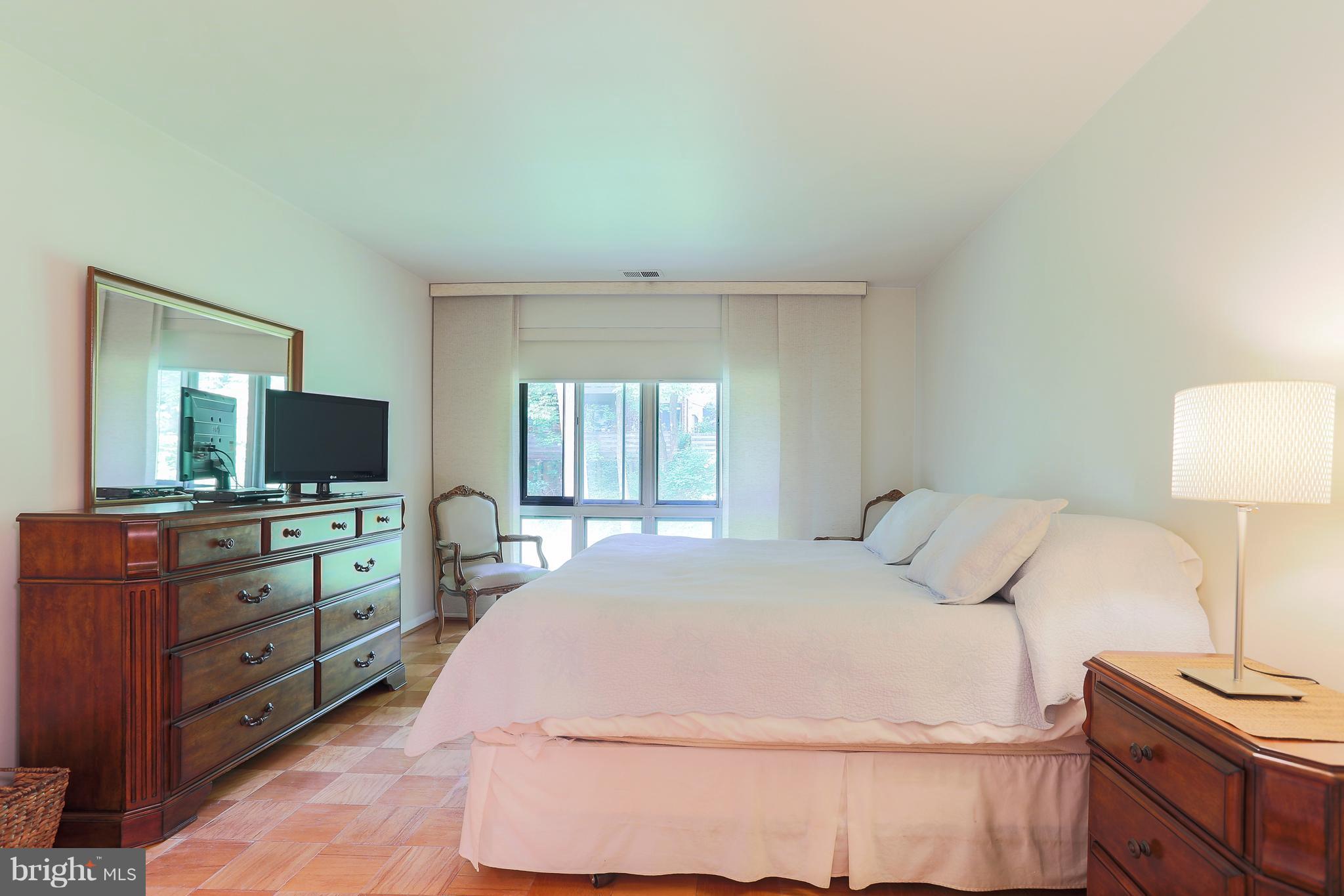 CROSS KEYS - Residential Lease