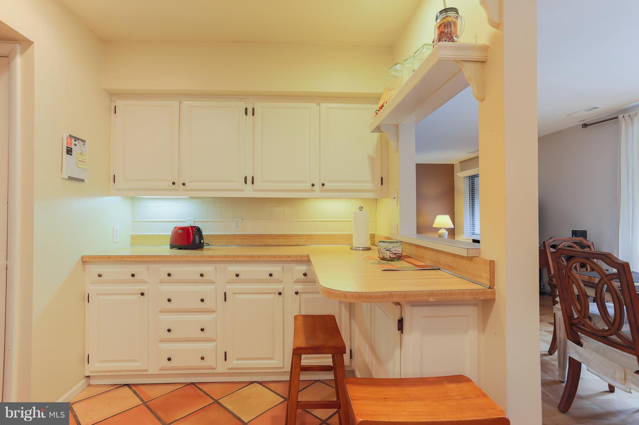 CROSS KEYS - Residential Lease