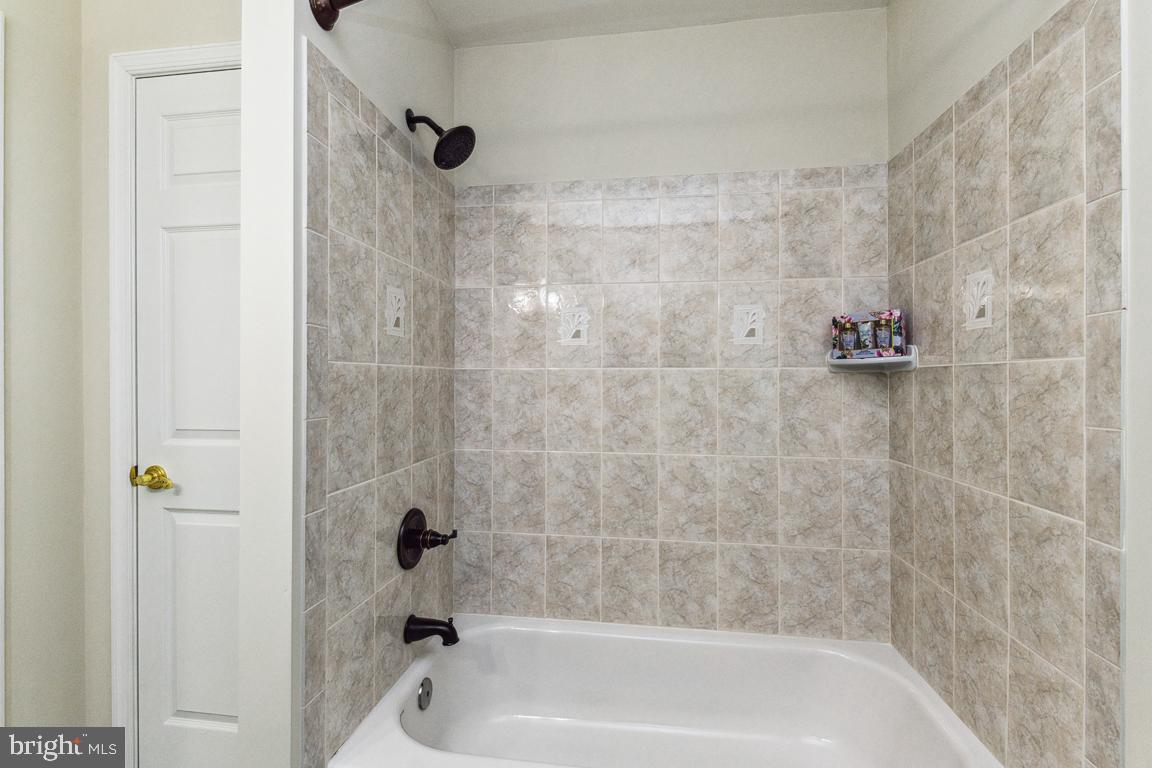 HILLENDALE FARMS - Residential