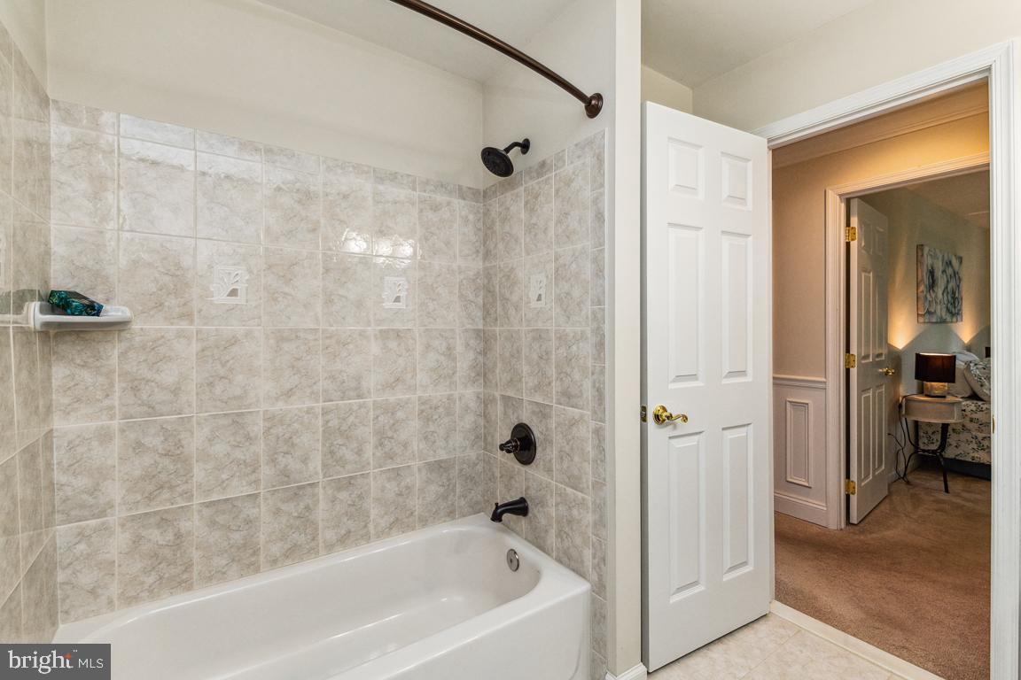 HILLENDALE FARMS - Residential