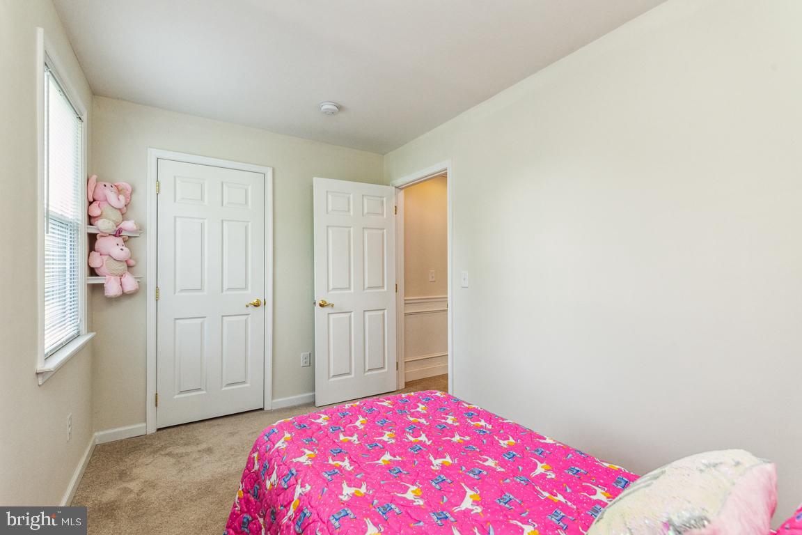 HILLENDALE FARMS - Residential