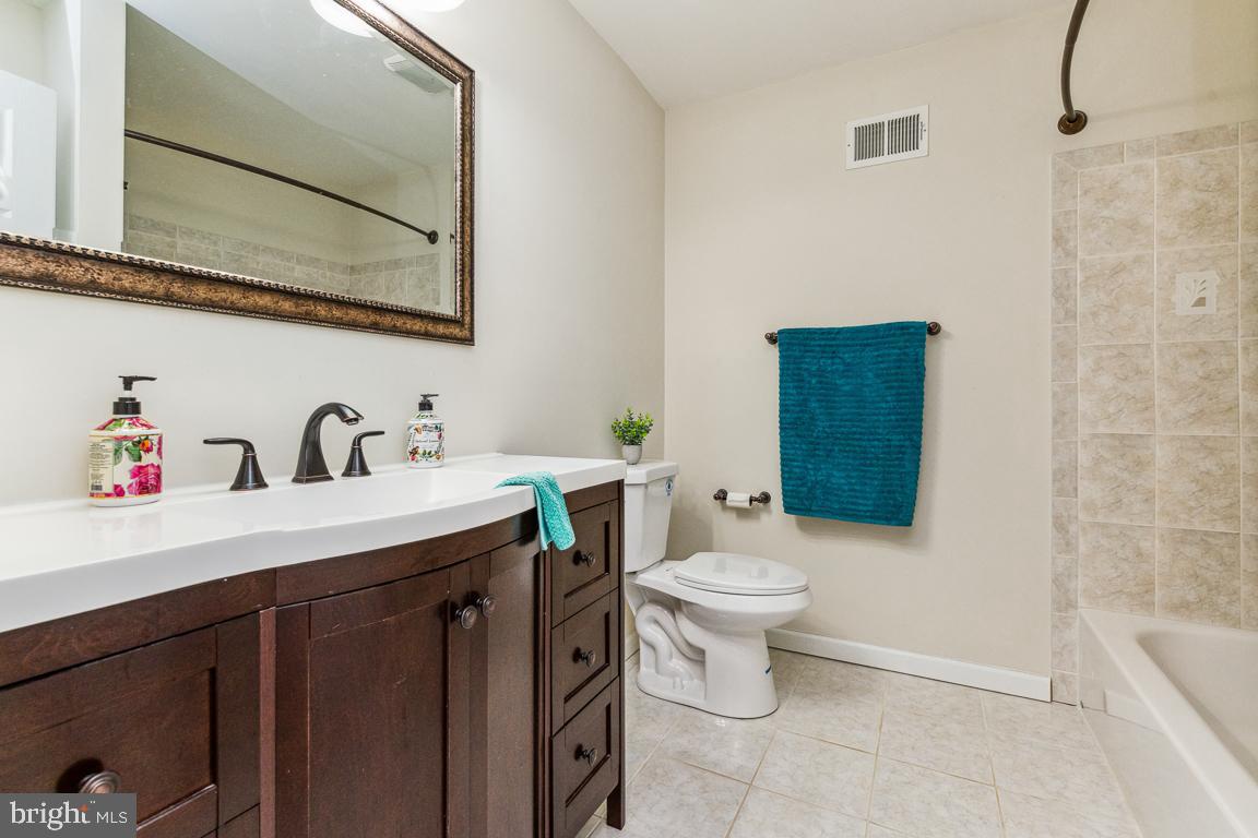 HILLENDALE FARMS - Residential