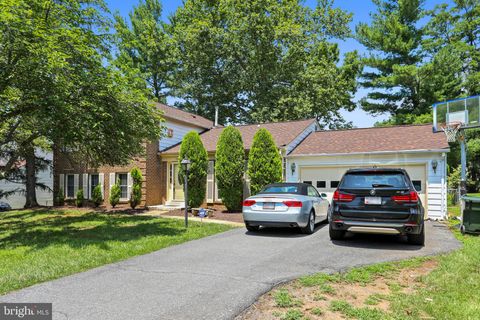 Photo of 10145 Colebrook Avenue, POTOMAC, MD 20854 (MLS # MDMC2206492)