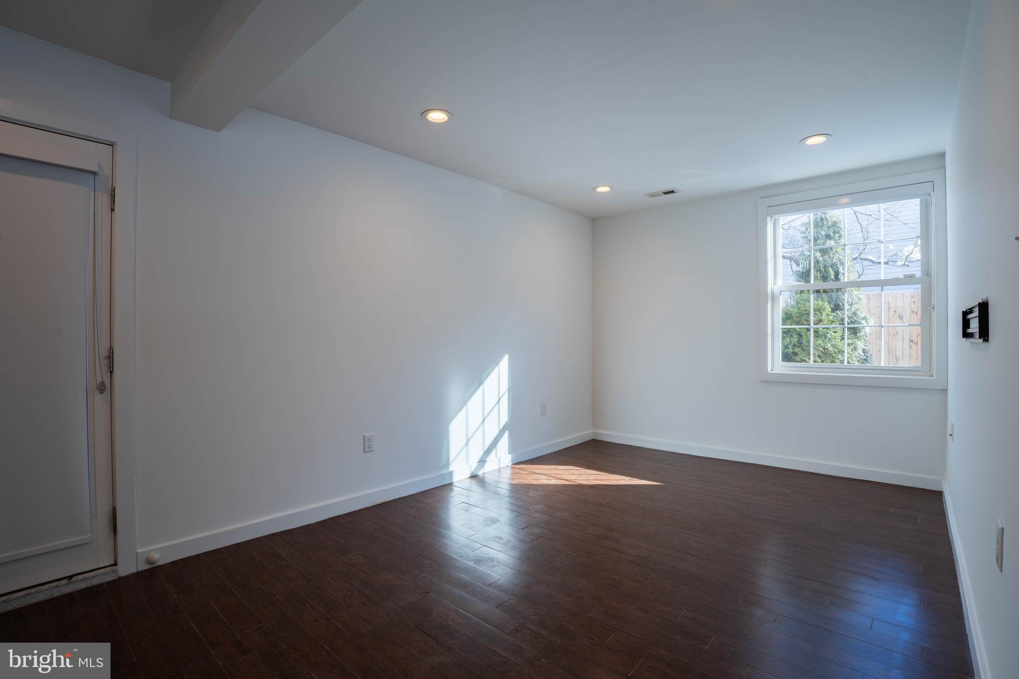 PENN VALLEY MANOR - Residential