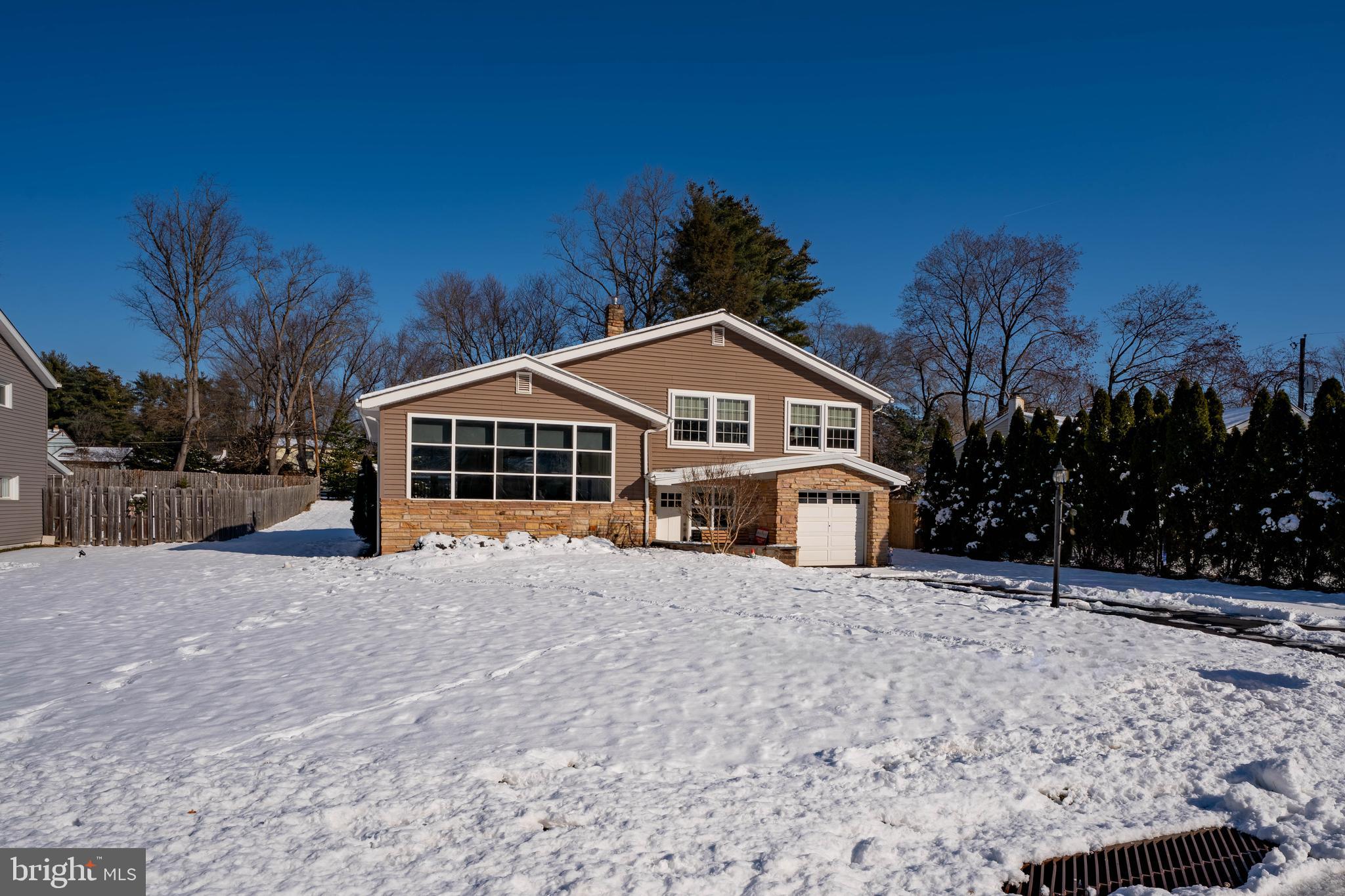 PENN VALLEY MANOR - Residential