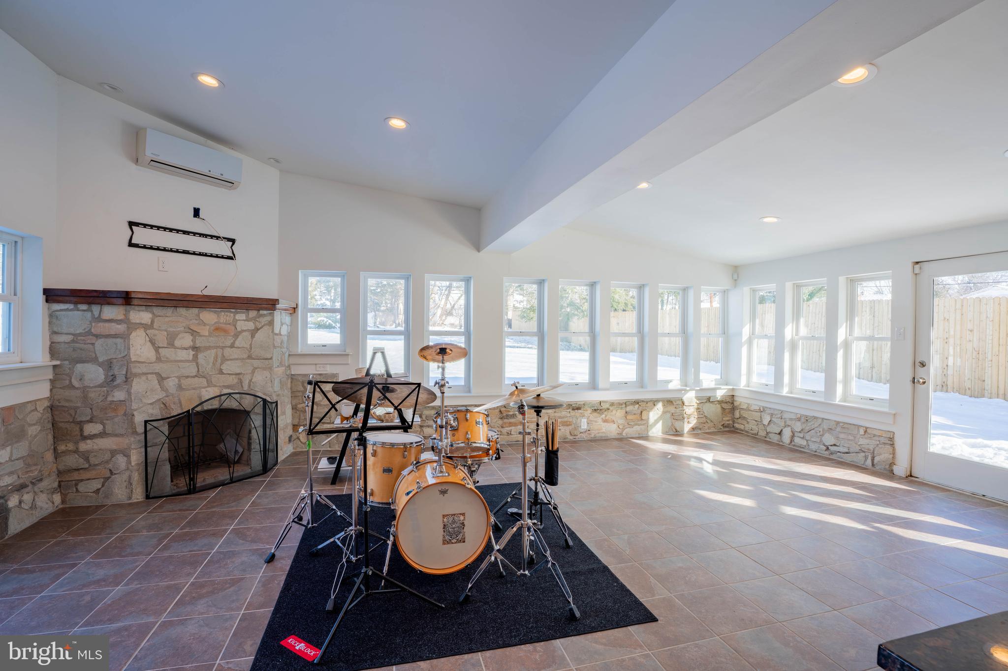 PENN VALLEY MANOR - Residential