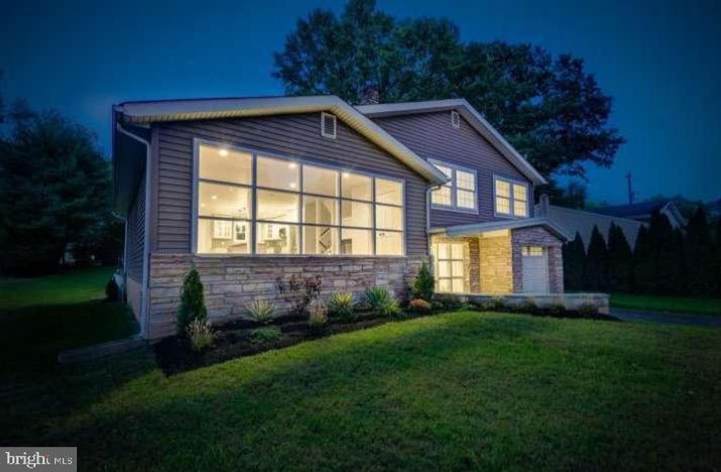 Photo of 4 Ivy Lane, YARDLEY, PA 19067 (MLS # PABU2110352)