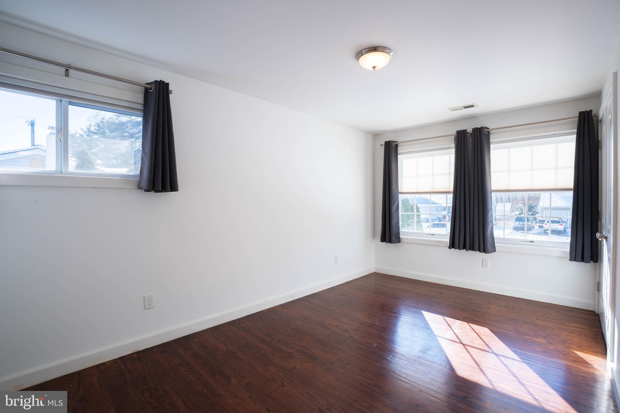 PENN VALLEY MANOR - Residential