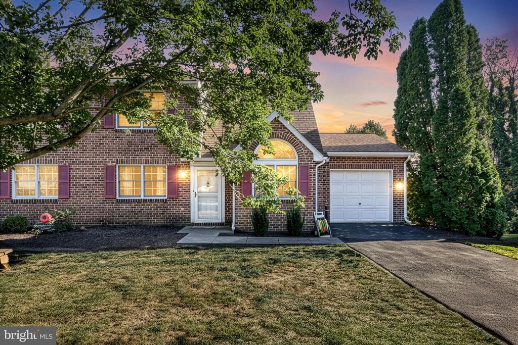 Photo of 6 Jean Lo Way #6, YORK, PA 17406 (MLS # PAYK2092110)