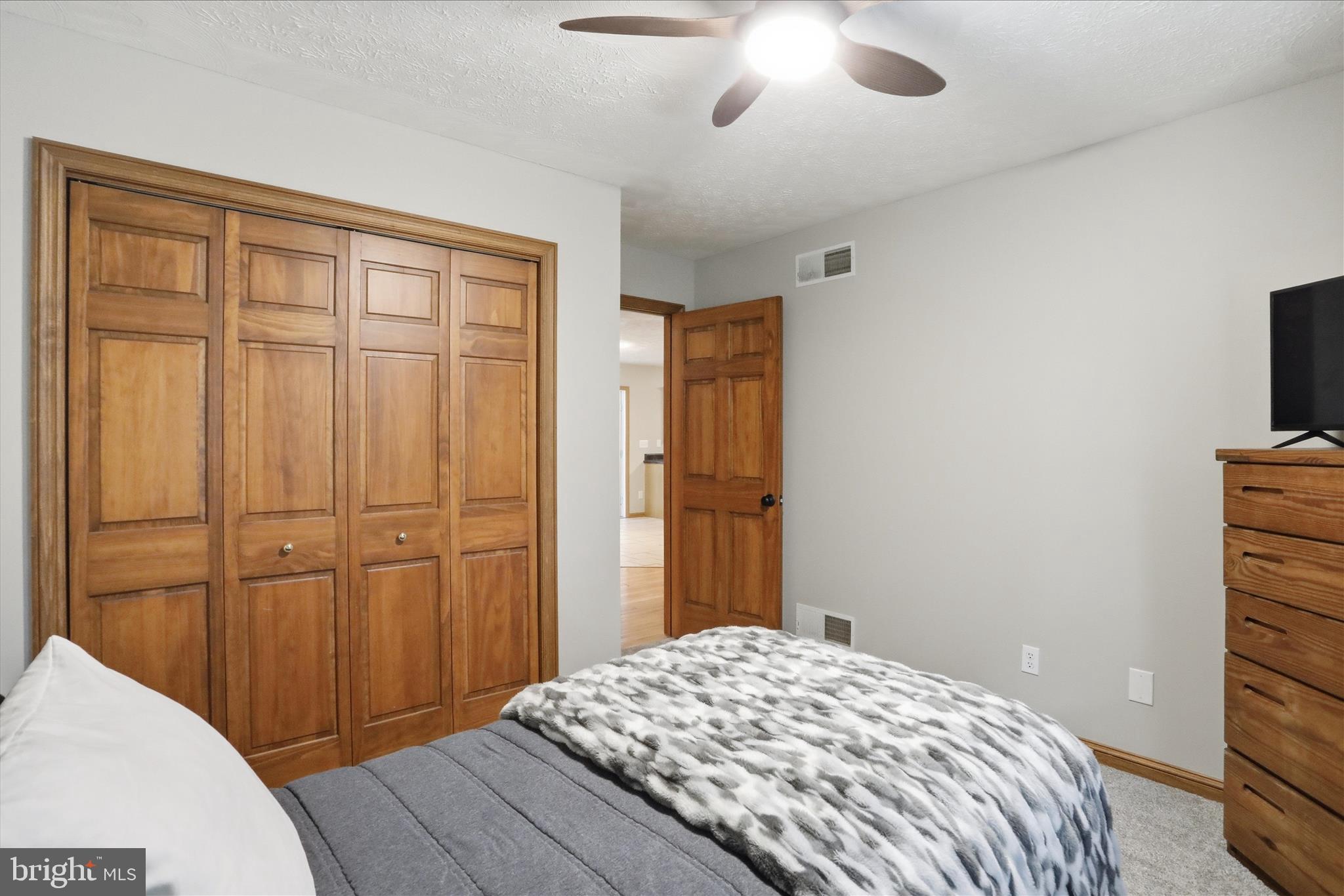 SUMMIT OAKS - Residential