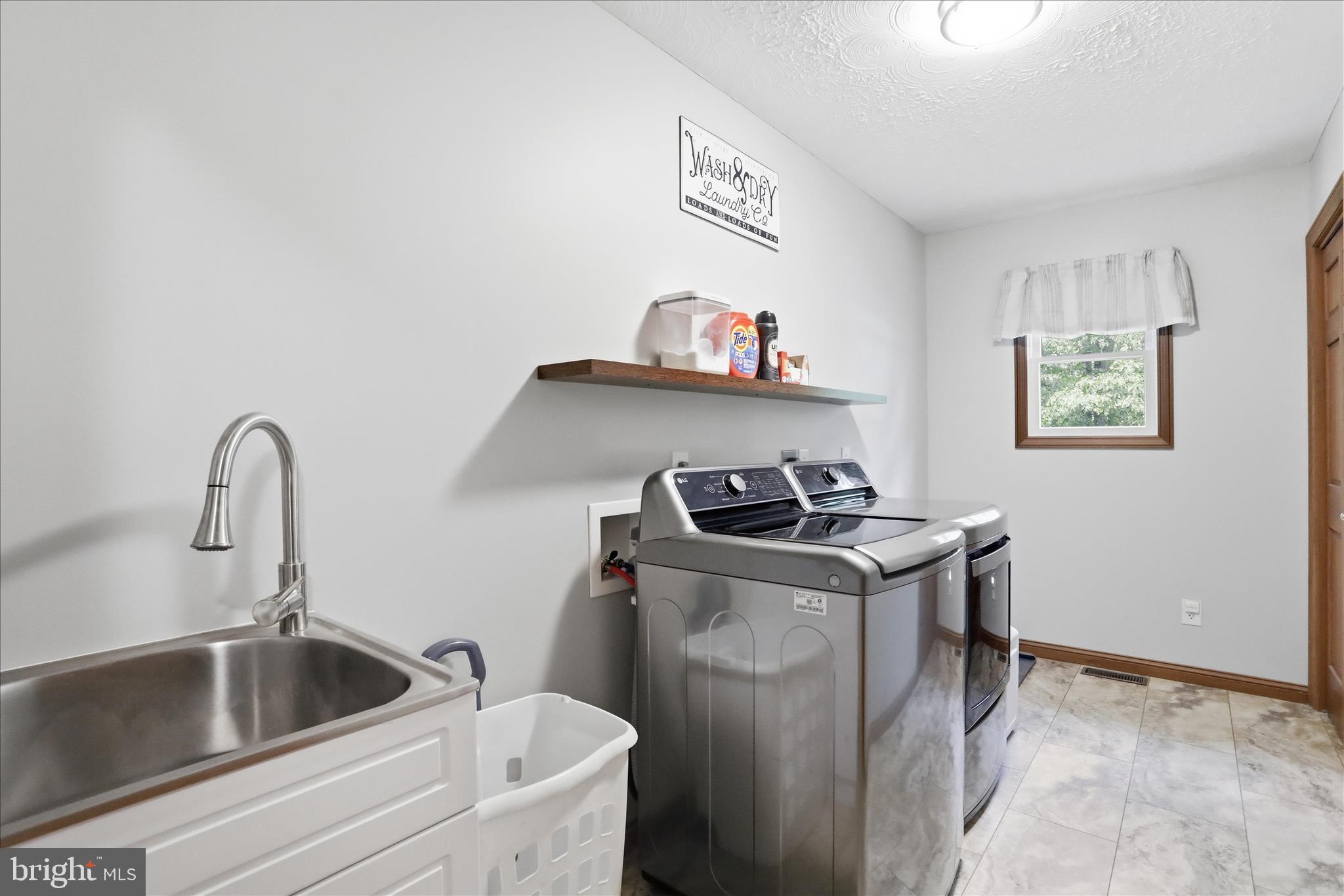 SUMMIT OAKS - Residential