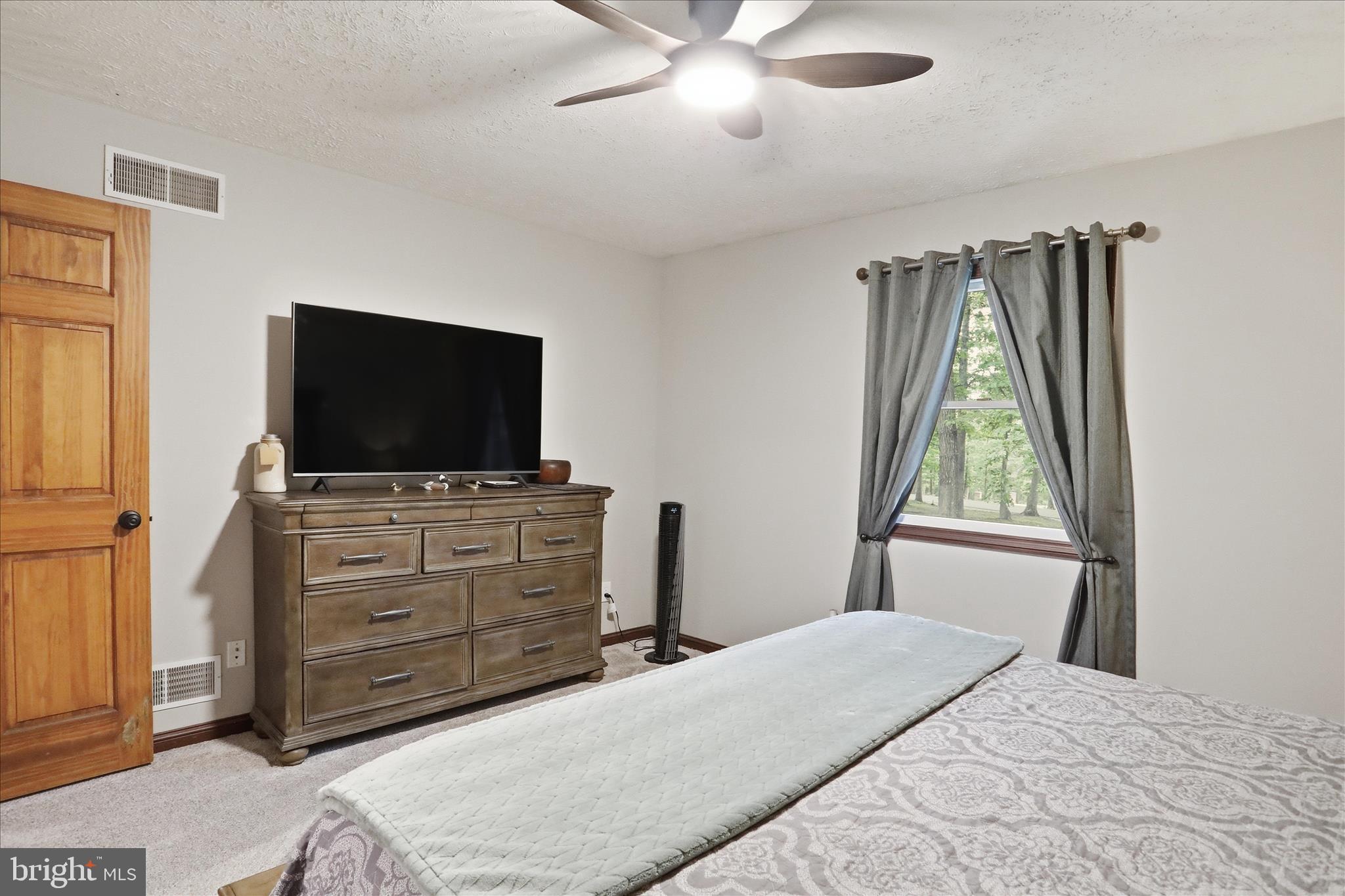 SUMMIT OAKS - Residential