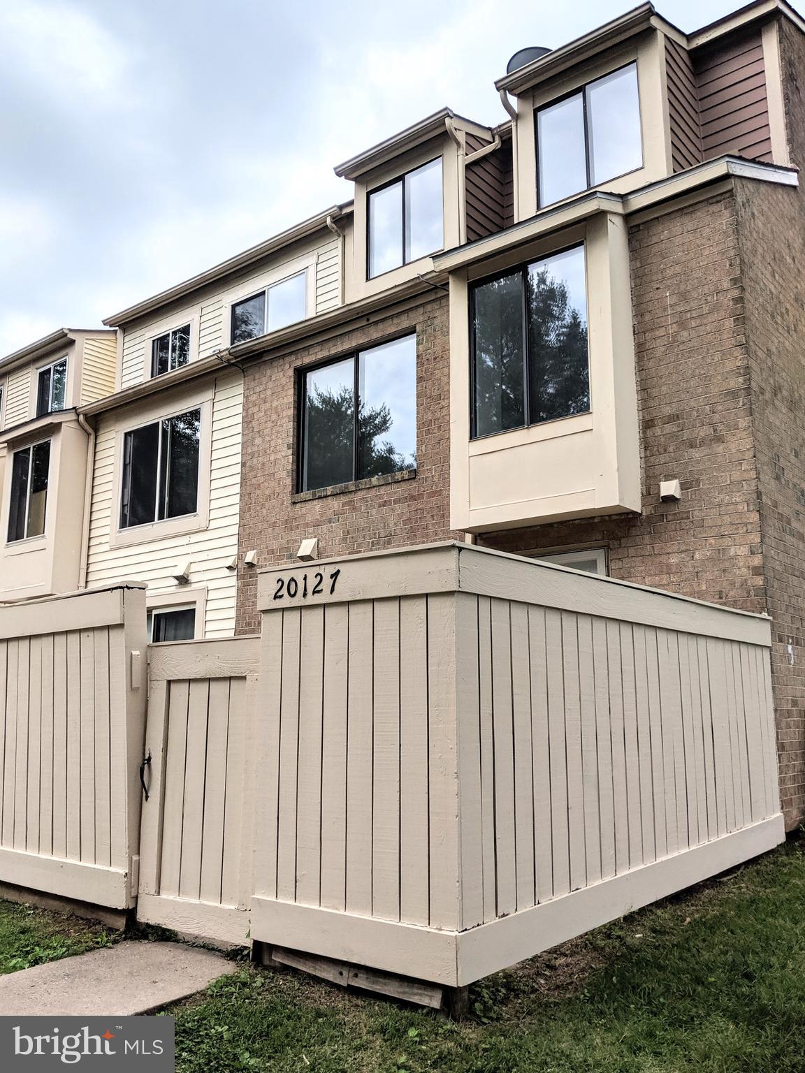 MONTGOMERY VILLAGE - Residential Lease