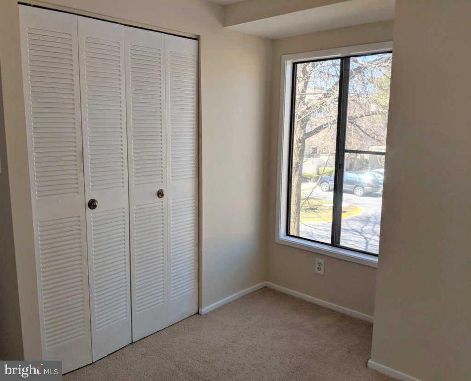 MONTGOMERY VILLAGE - Residential Lease