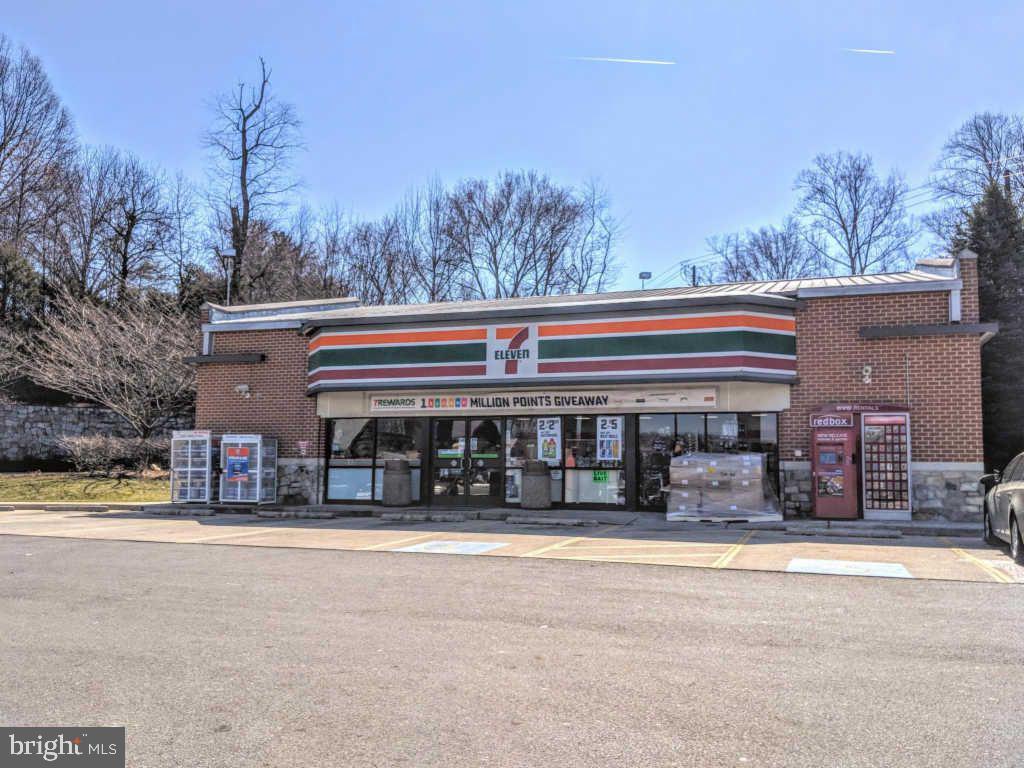 MONTGOMERY VILLAGE - Residential Lease