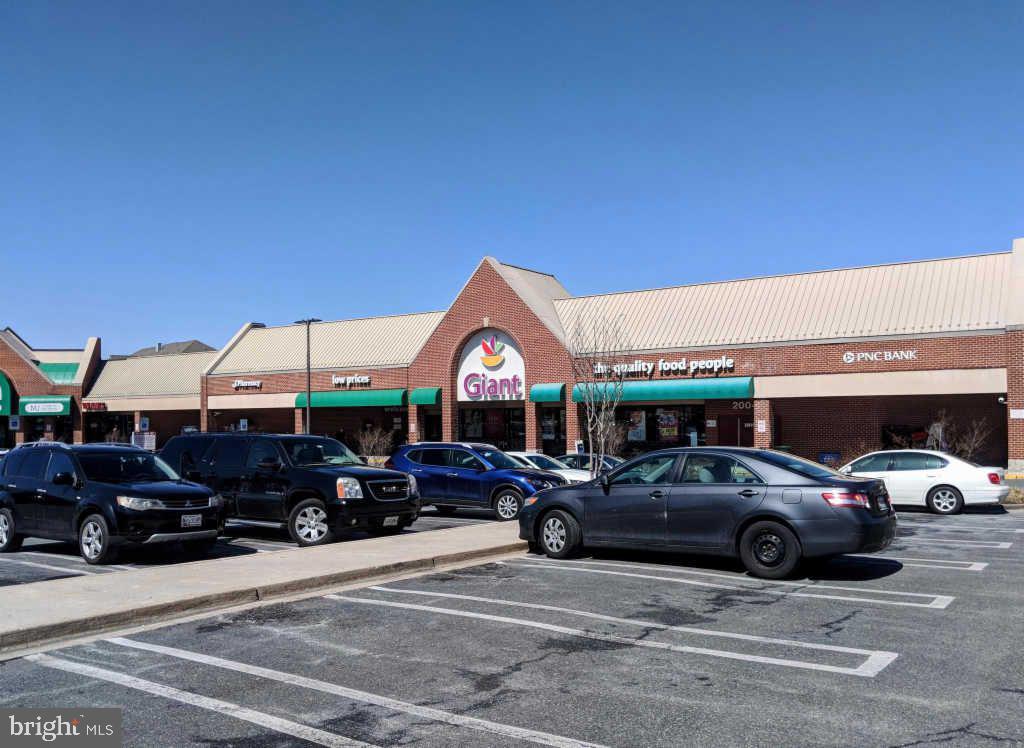 MONTGOMERY VILLAGE - Residential Lease