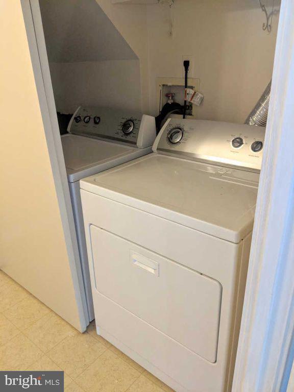 MONTGOMERY VILLAGE - Residential Lease