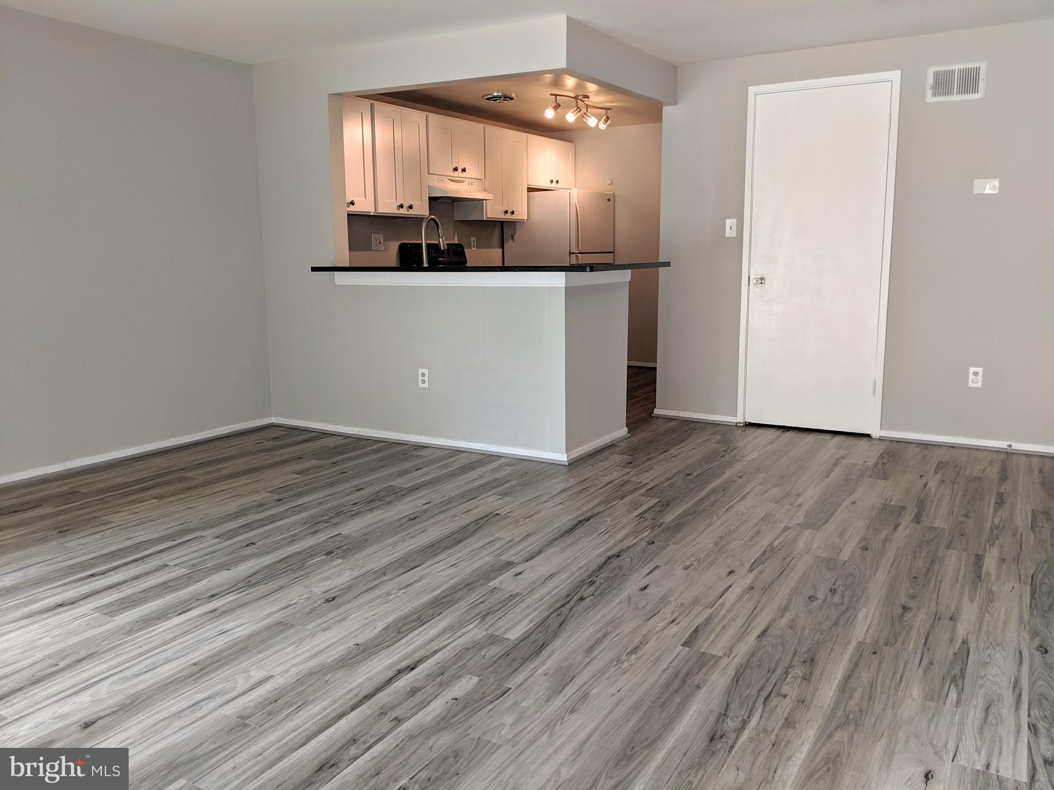 MONTGOMERY VILLAGE - Residential Lease