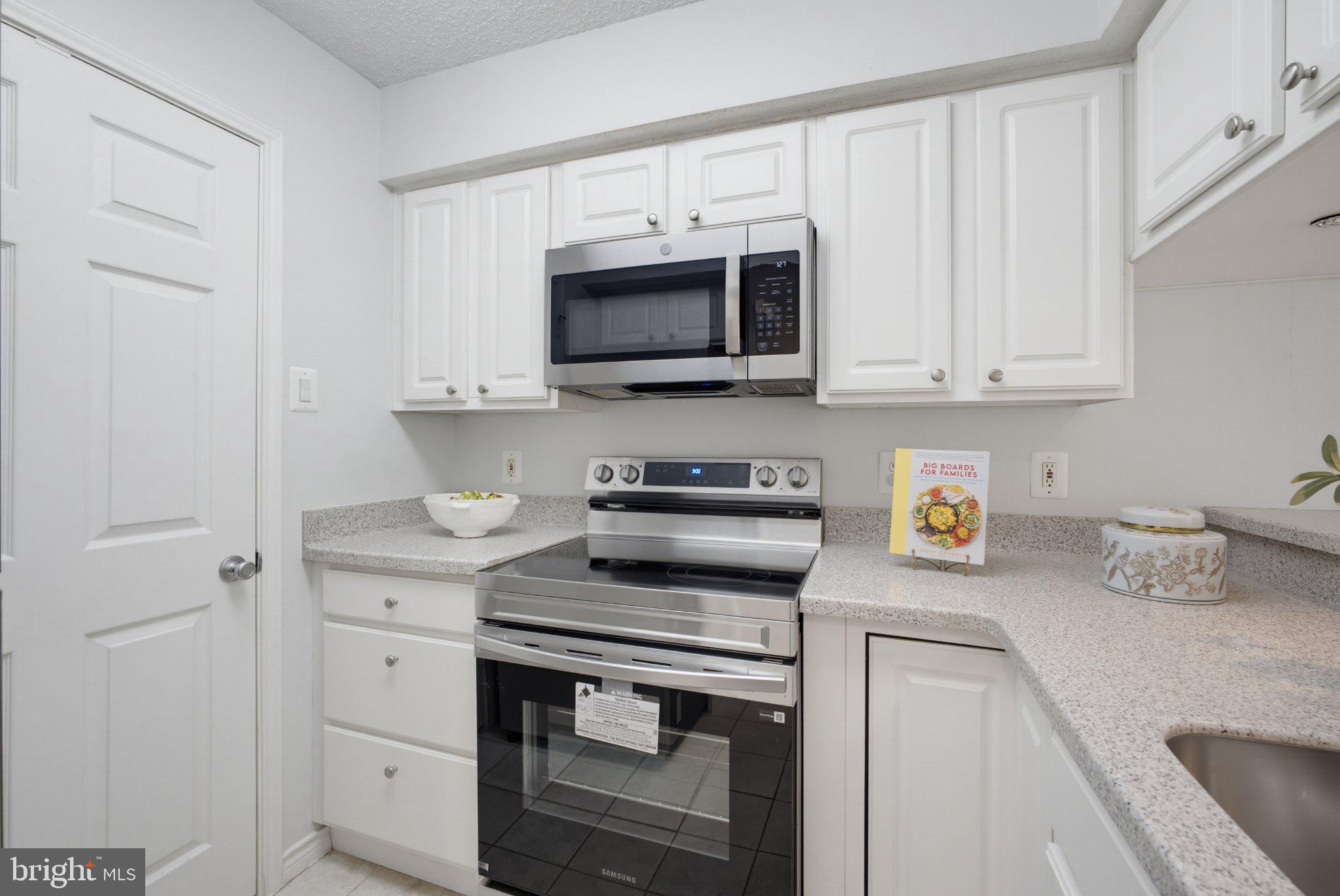 1524 LINCOLN WAY 407