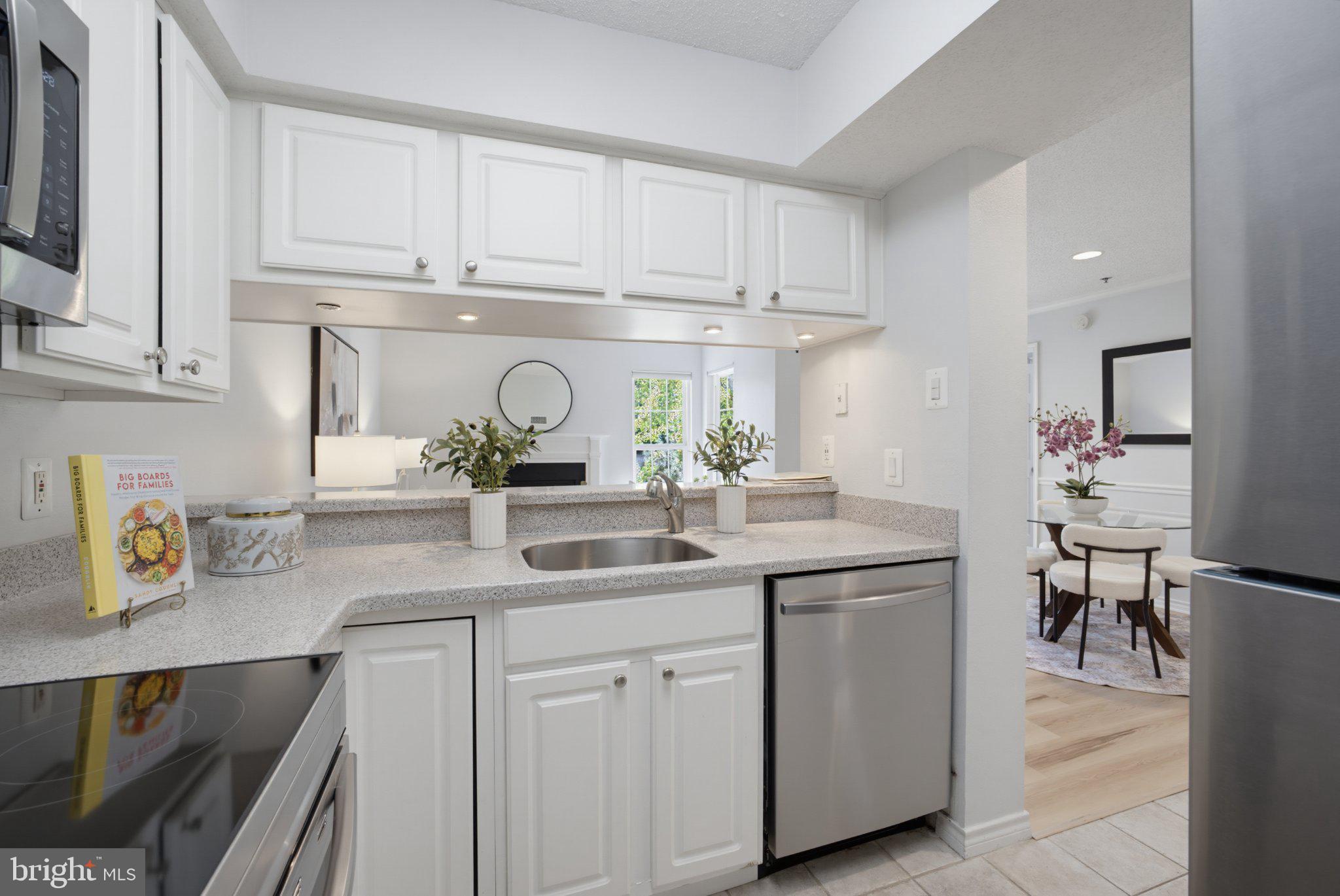 1524 LINCOLN WAY 407