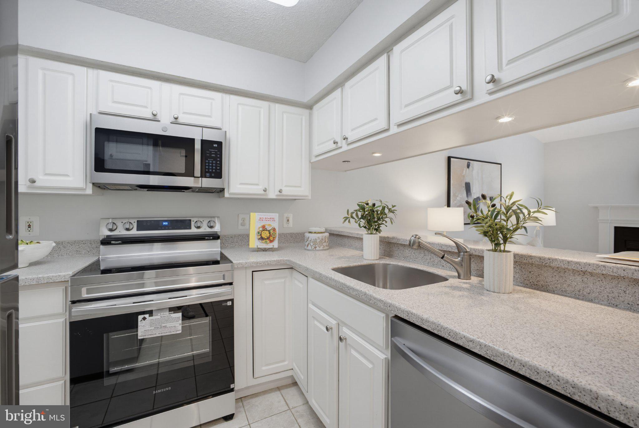 1524 LINCOLN WAY 407