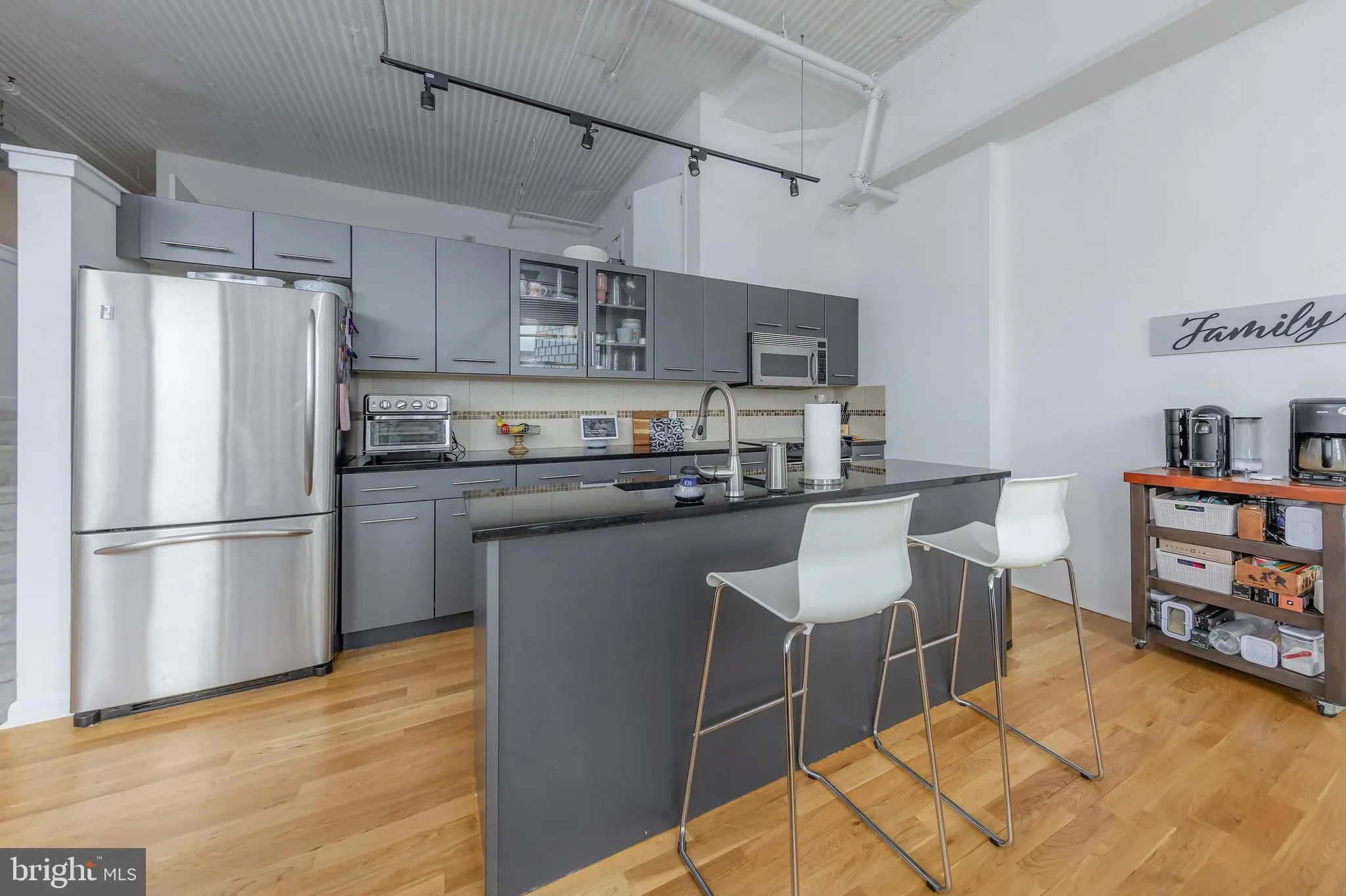 Philadelphia, Pennsylvania 19103, United States, 2 Bedrooms Bedrooms, ,2 BathroomsBathrooms,Residential,Active,216294