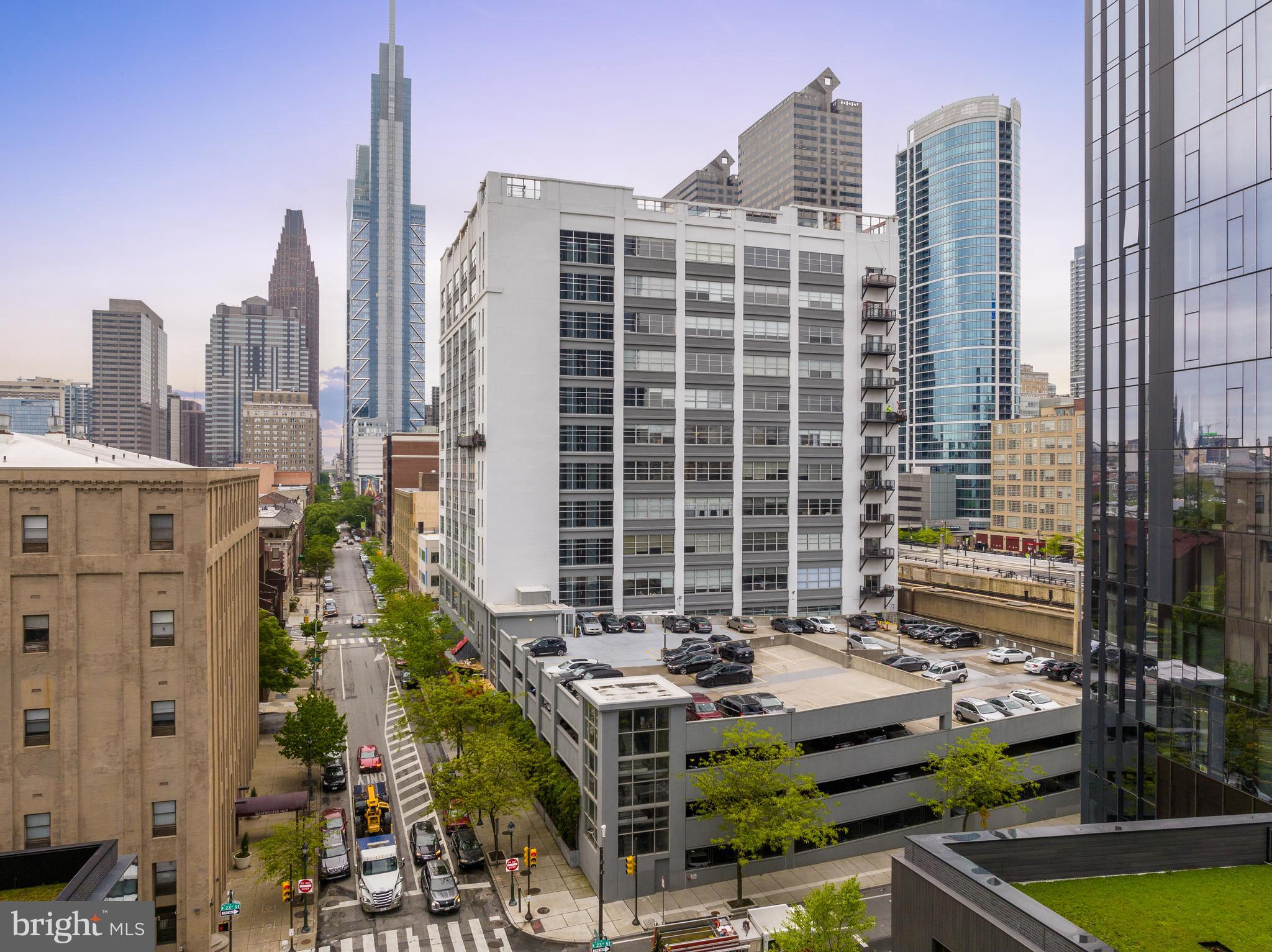 LOGAN SQUARE - Residential