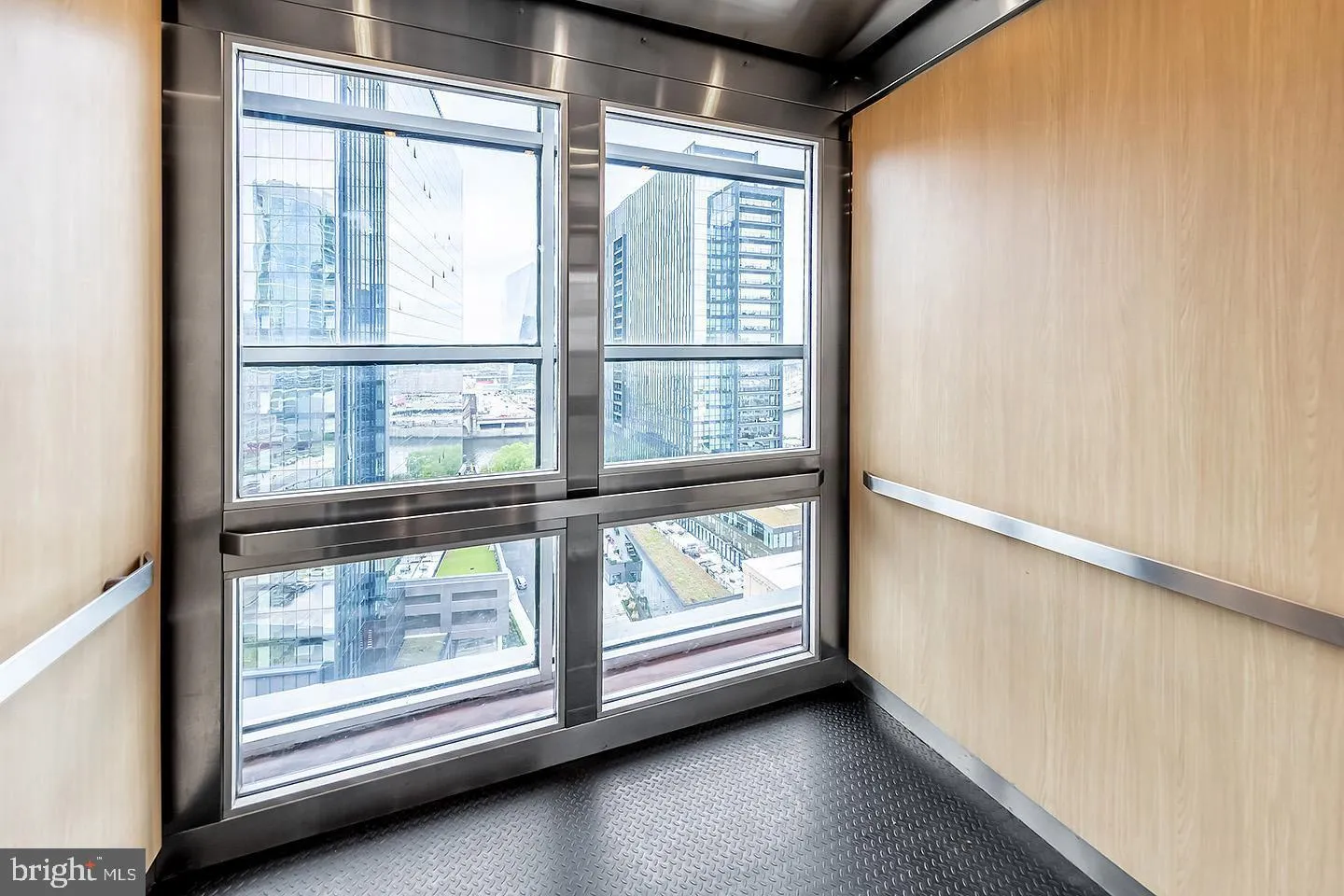 Philadelphia, Pennsylvania 19103, United States, 2 Bedrooms Bedrooms, ,2 BathroomsBathrooms,Residential,Active,216294