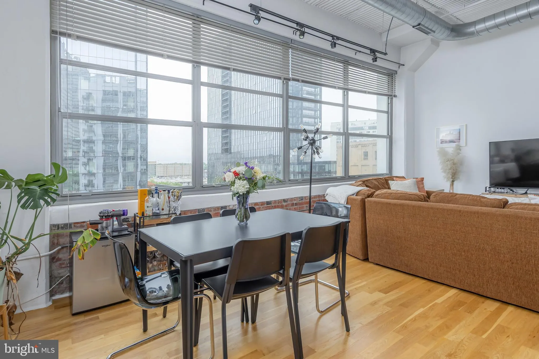 Philadelphia, Pennsylvania 19103, United States, 2 Bedrooms Bedrooms, ,2 BathroomsBathrooms,Residential,Active,216294