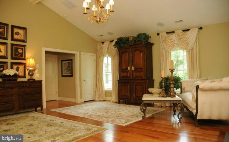 SALLY MILL - Residential