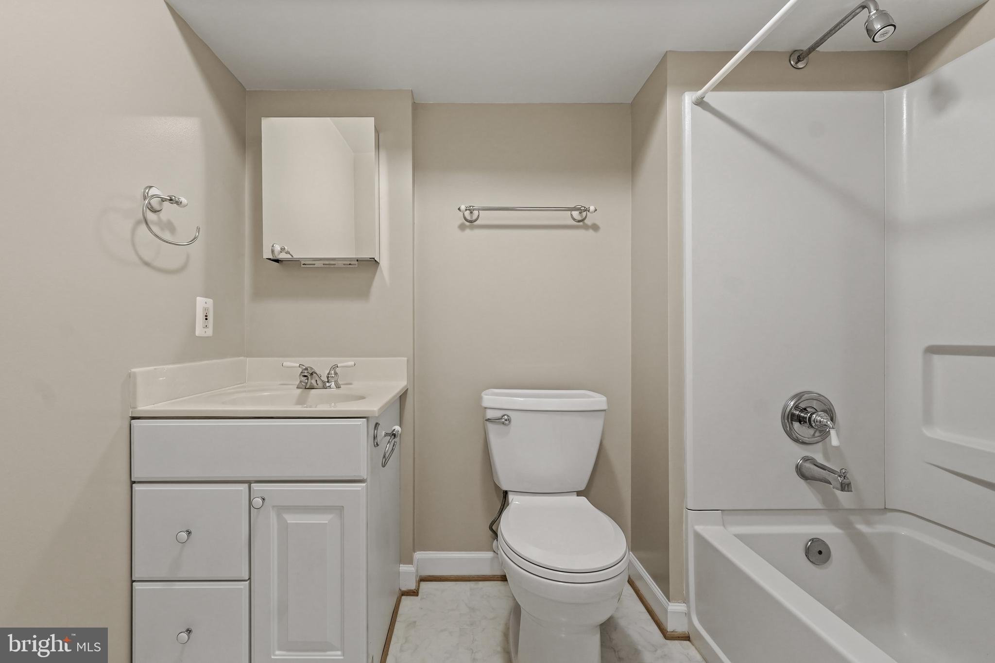 CENTREVILLE GREEN - Residential