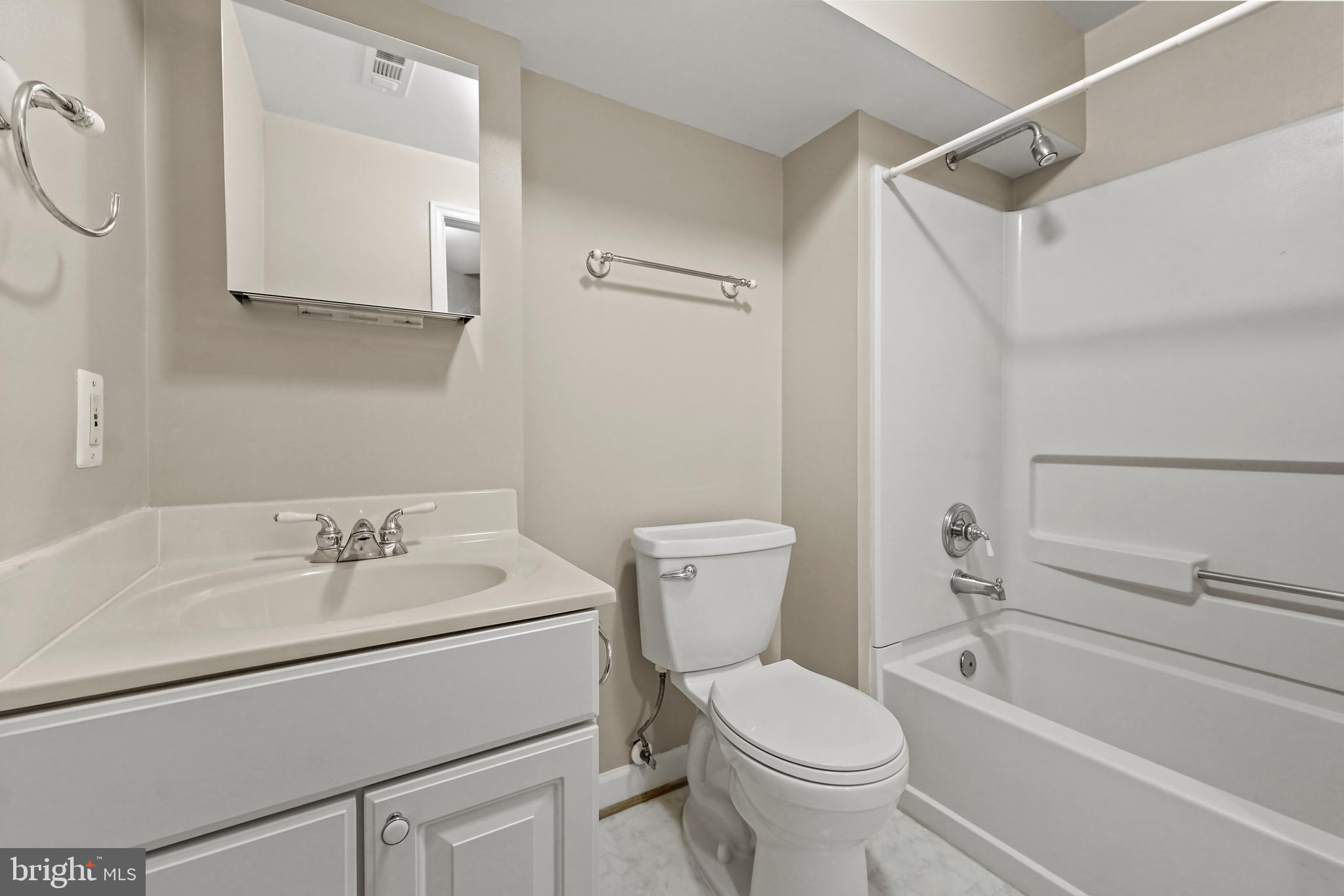 CENTREVILLE GREEN - Residential