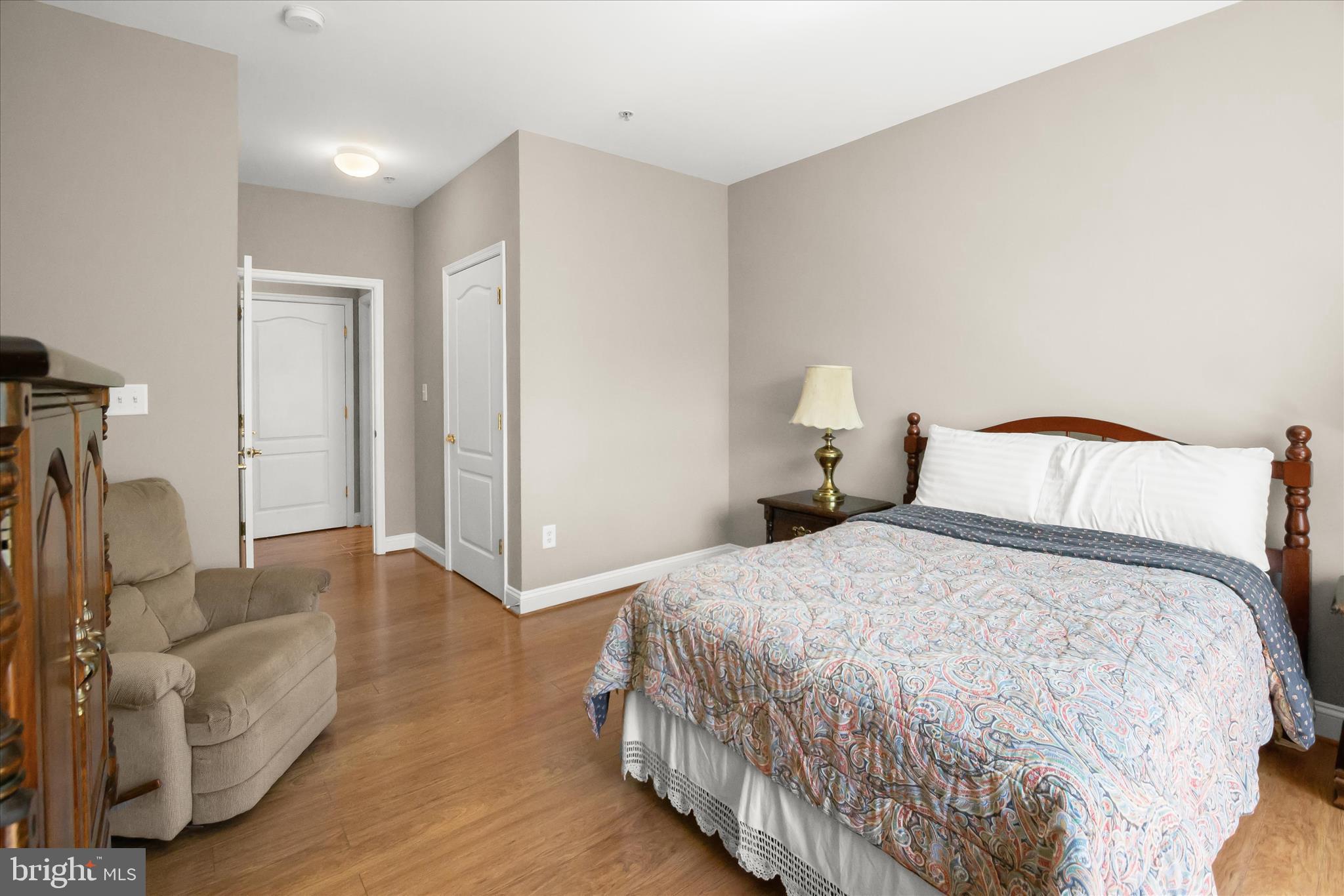 VILLAGE OF RIVER HILL - Residential