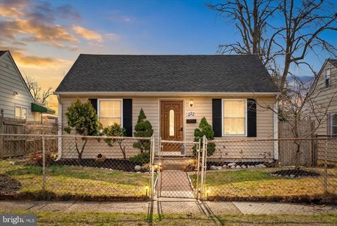 Homes For Sale - 222 Samdin Boulevard<br/> HAMILTON, NJ 08610