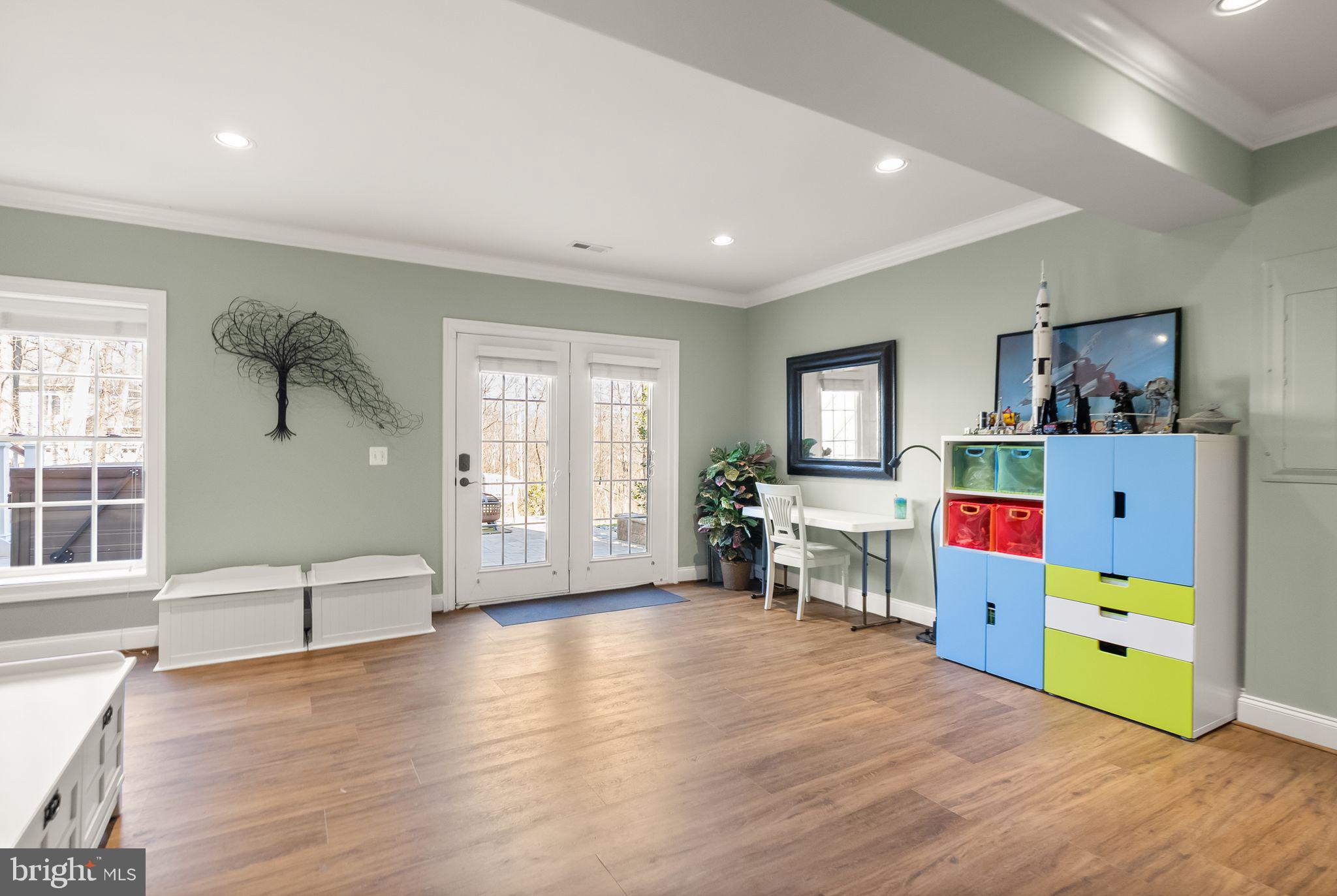 LANSDOWNE ON THE POTOMAC - Residential