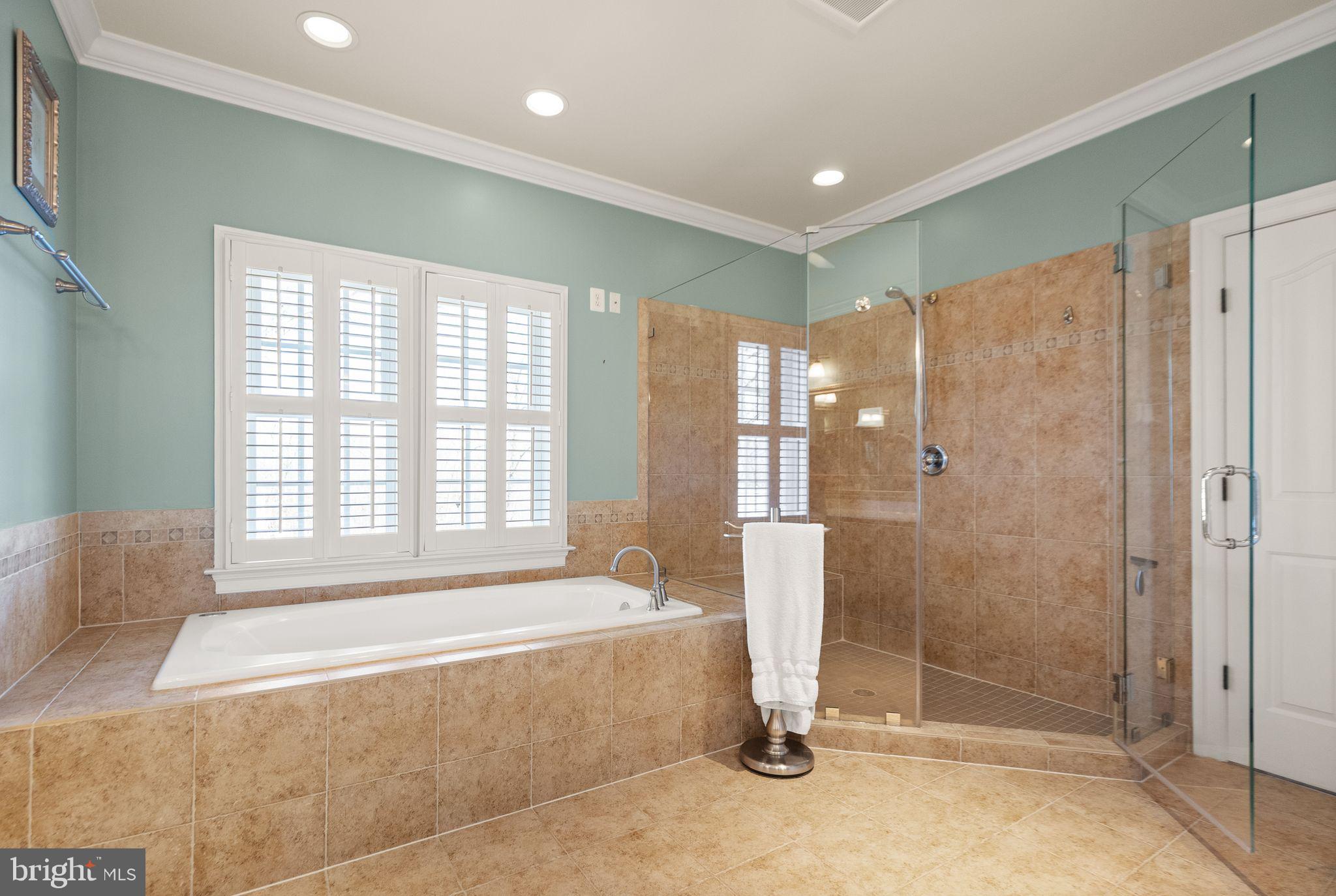 LANSDOWNE ON THE POTOMAC - Residential