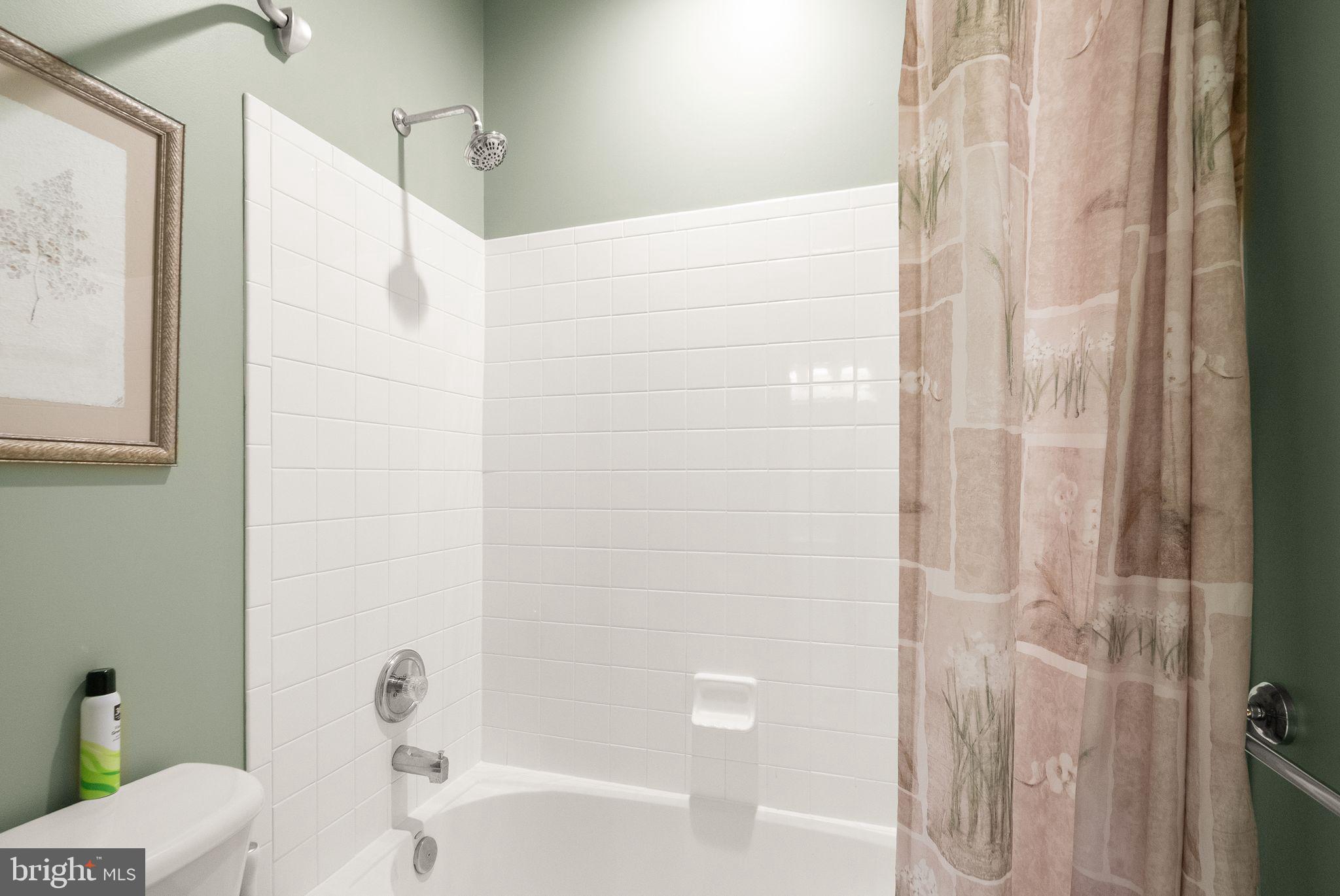 LANSDOWNE ON THE POTOMAC - Residential