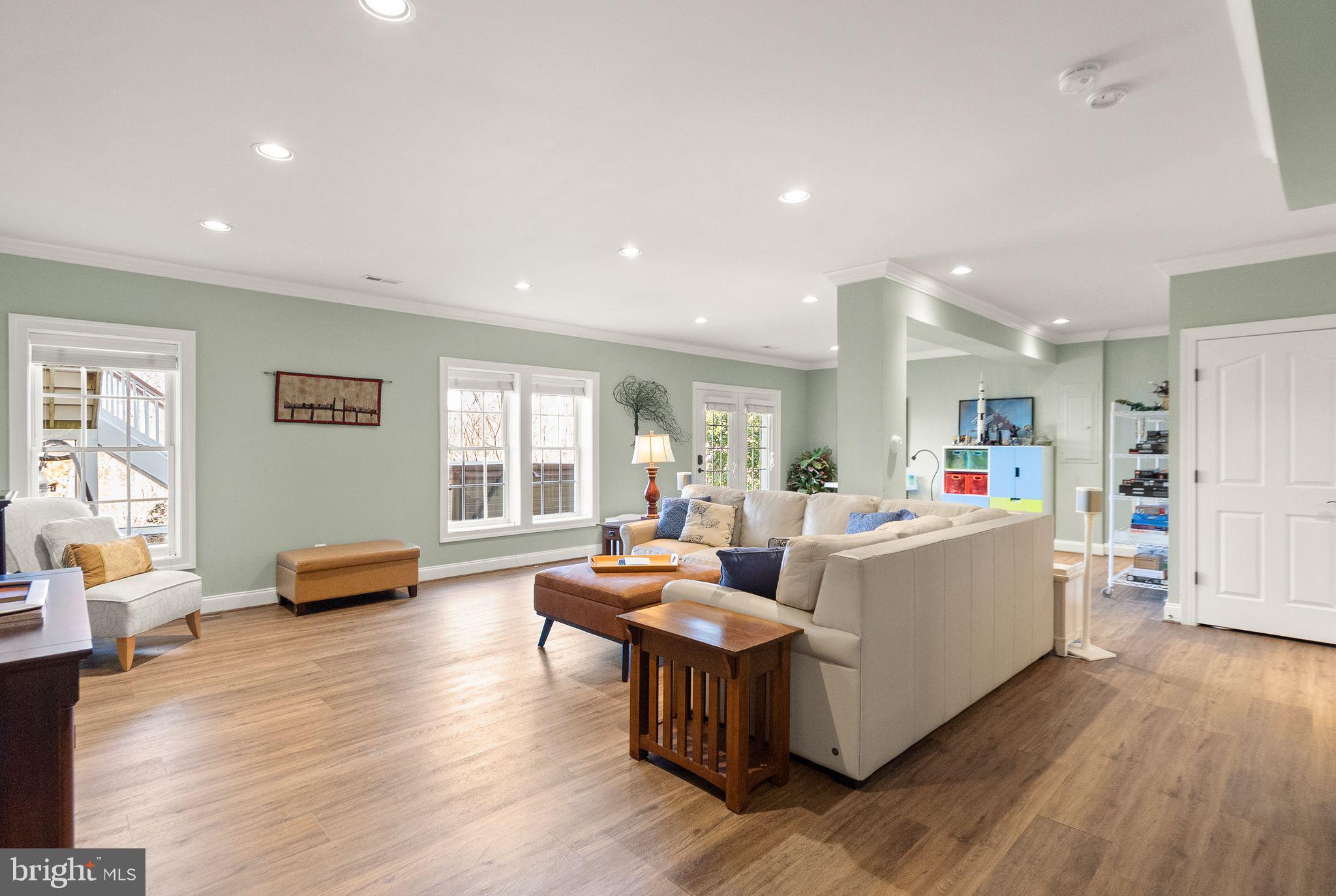 LANSDOWNE ON THE POTOMAC - Residential