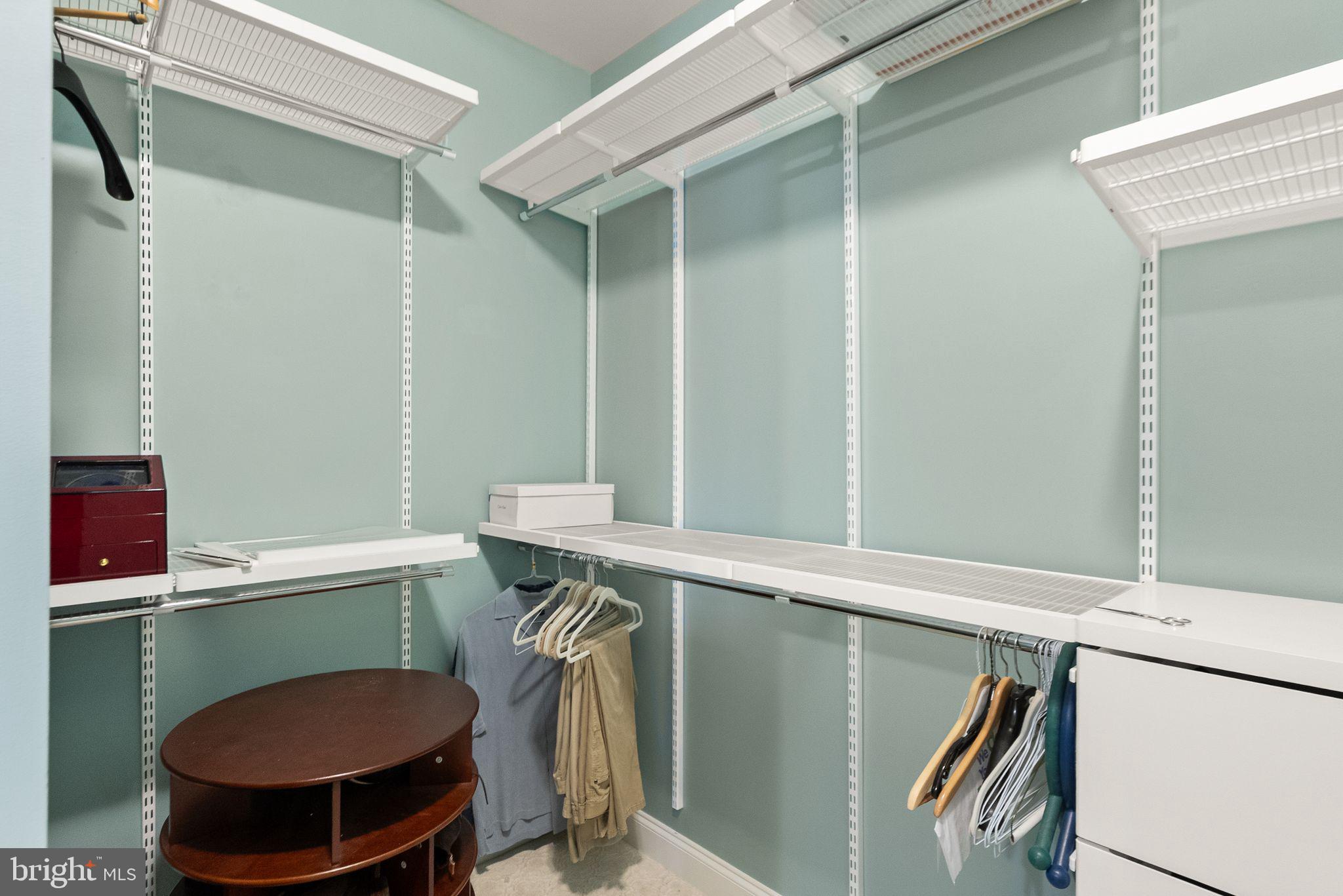 LANSDOWNE ON THE POTOMAC - Residential