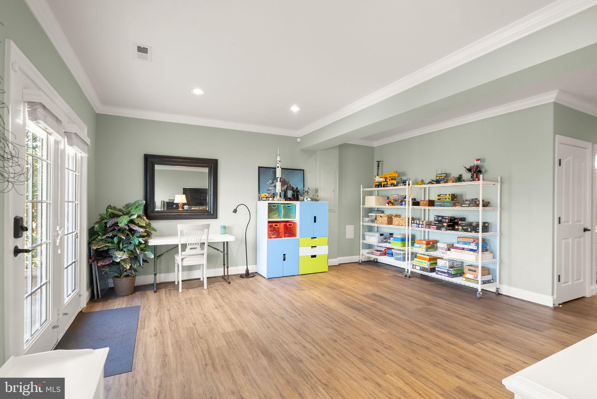 LANSDOWNE ON THE POTOMAC - Residential