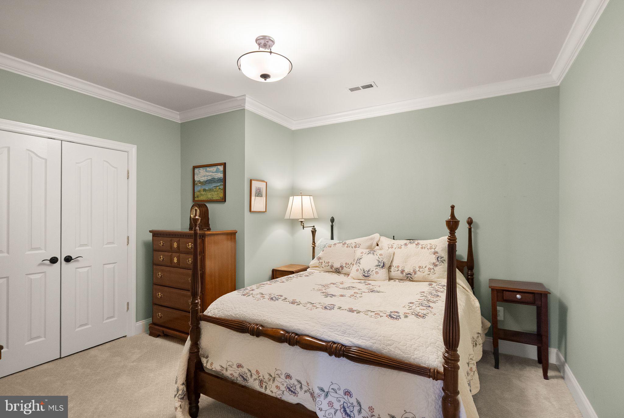 LANSDOWNE ON THE POTOMAC - Residential