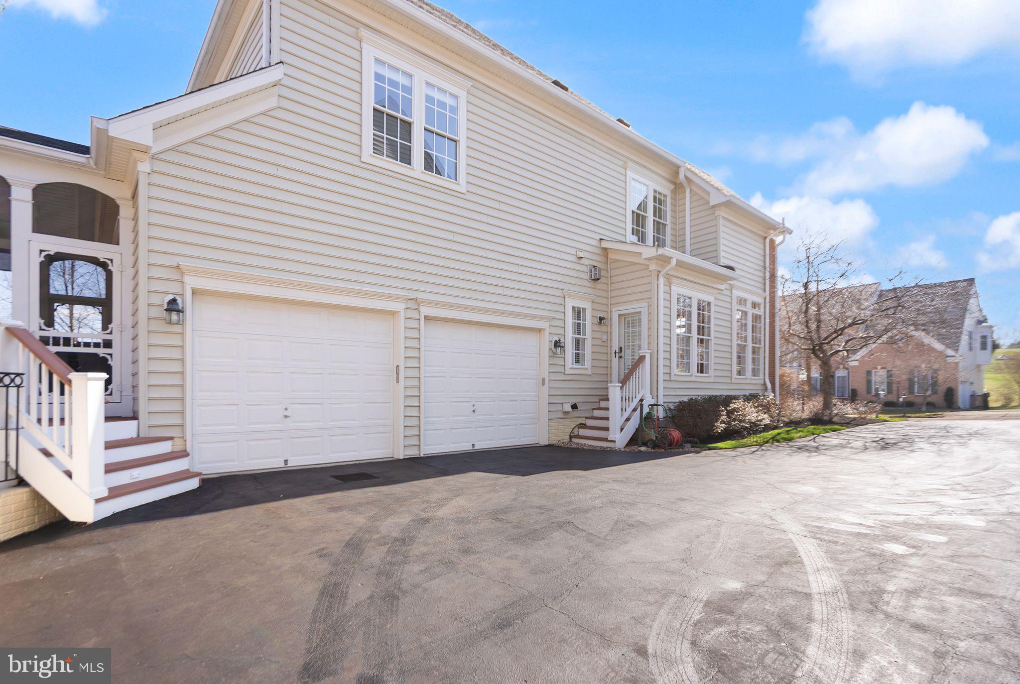 LANSDOWNE ON THE POTOMAC - Residential