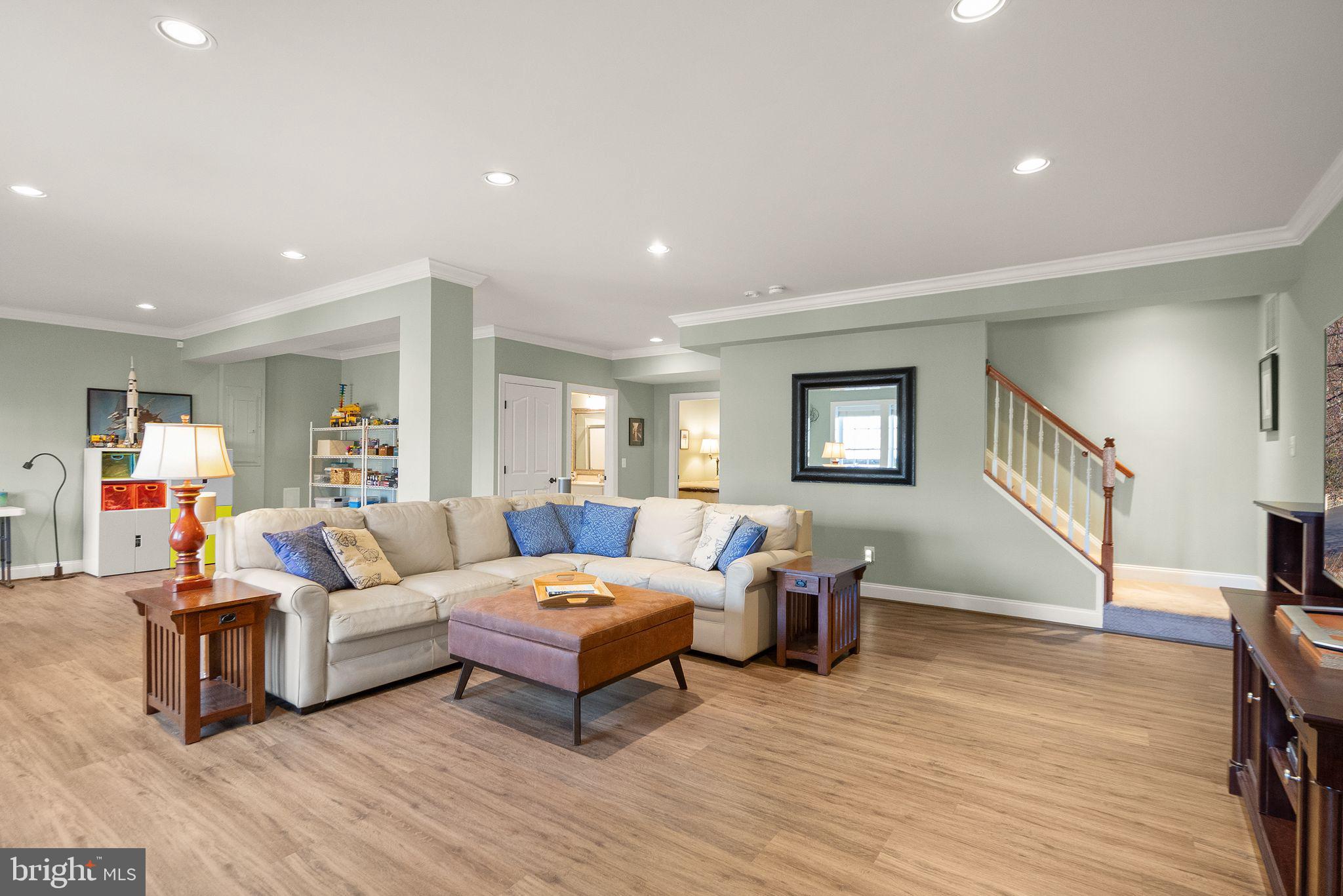 LANSDOWNE ON THE POTOMAC - Residential