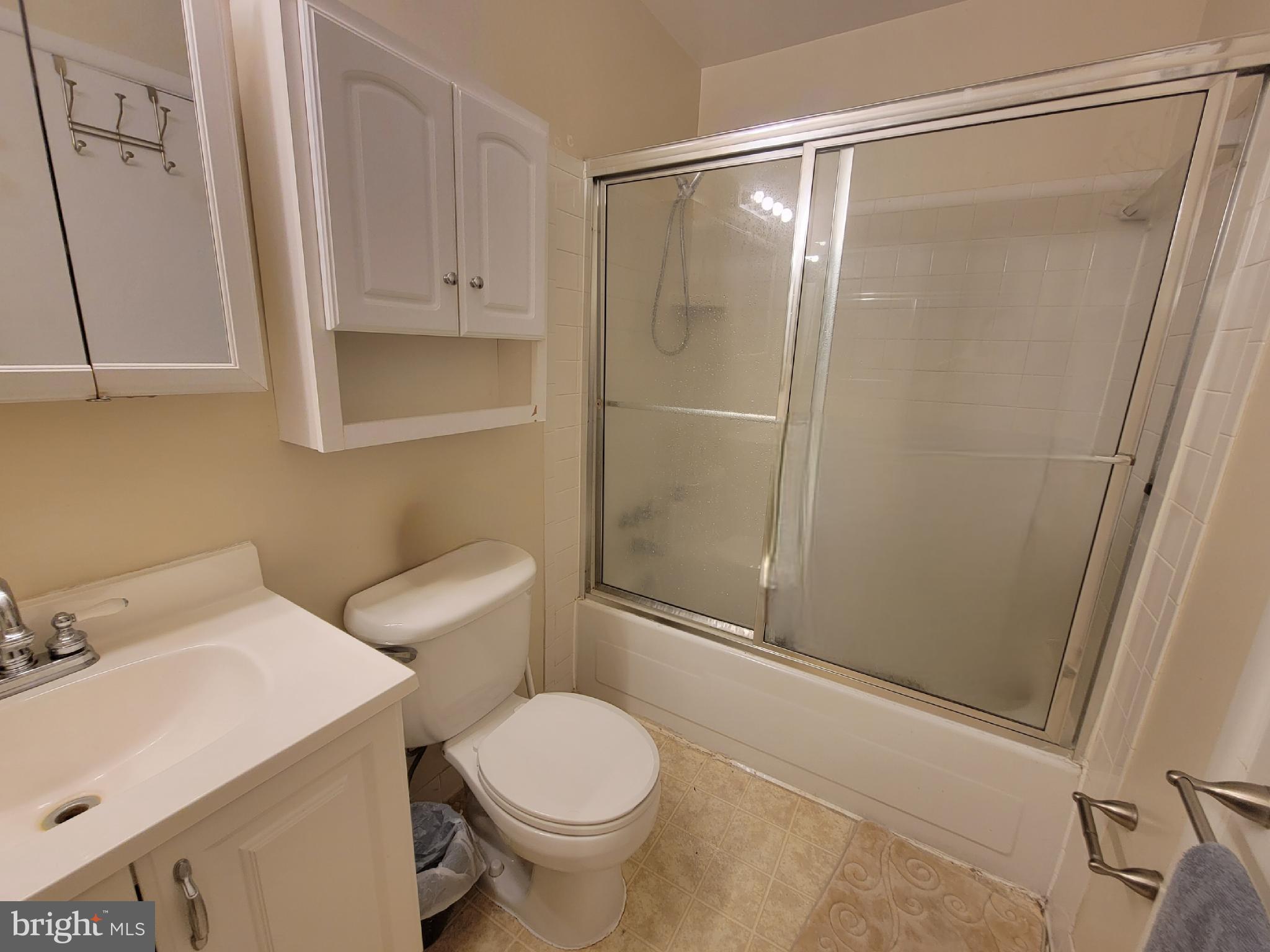 STRAWBERRY HILL EST SUB - Residential