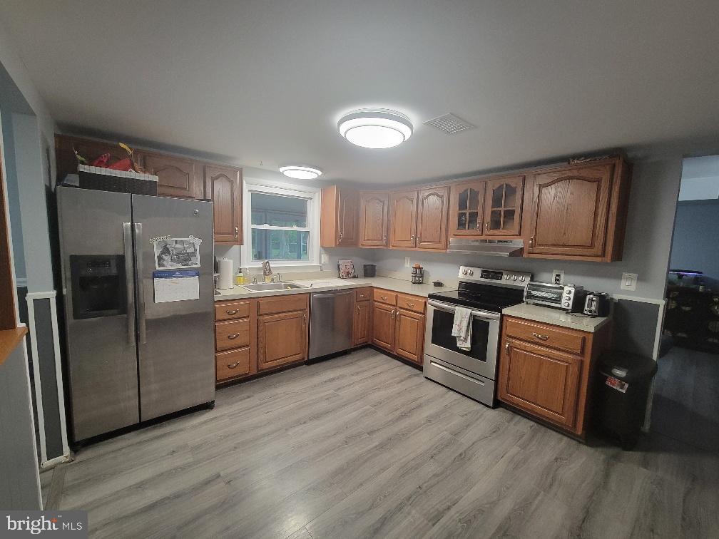 STRAWBERRY HILL EST SUB - Residential