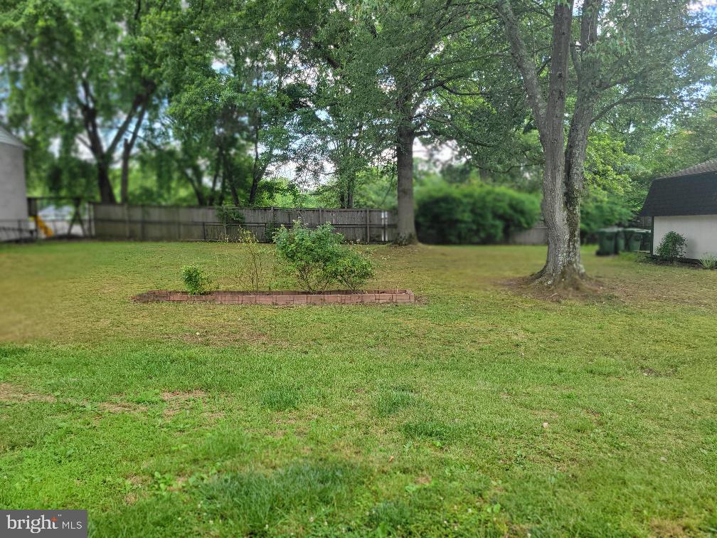 STRAWBERRY HILL EST SUB - Residential