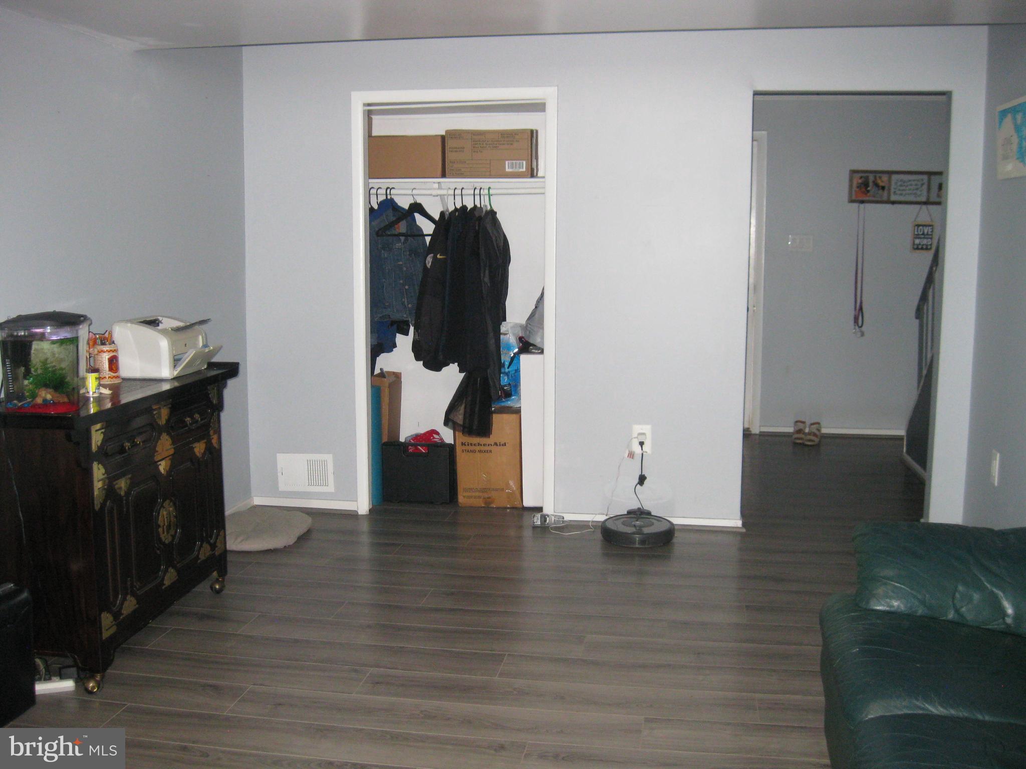 STRAWBERRY HILL EST SUB - Residential