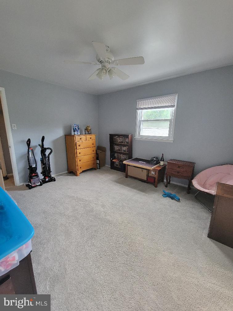 STRAWBERRY HILL EST SUB - Residential