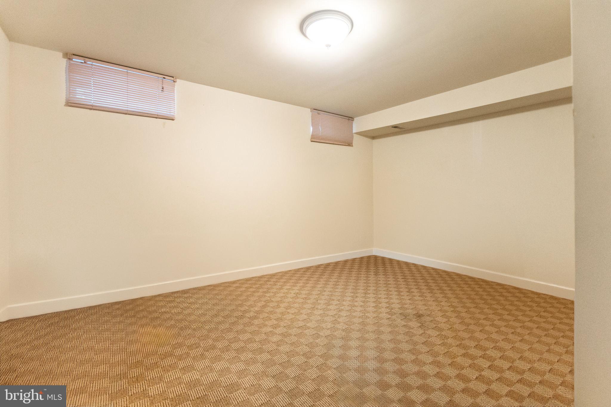 WILLOWS OF POTOMAC - Residential