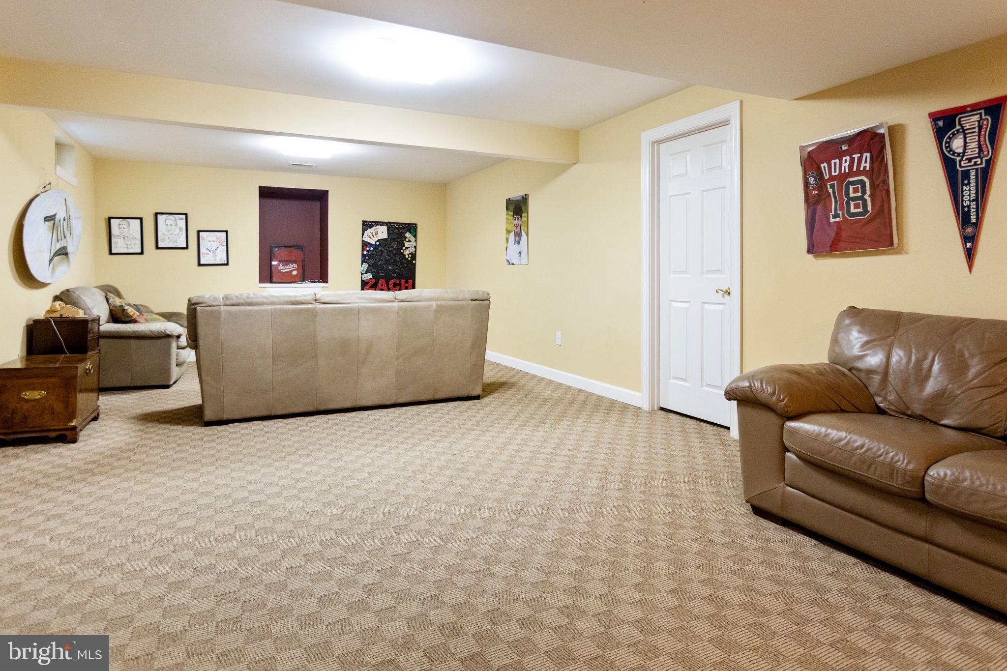 WILLOWS OF POTOMAC - Residential